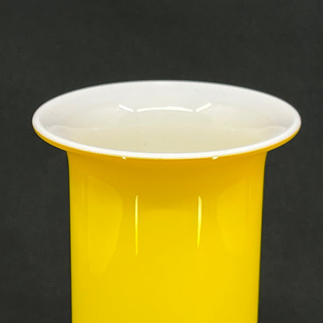 Gul Regnbue vase fra Holmegaard, 17 cm.