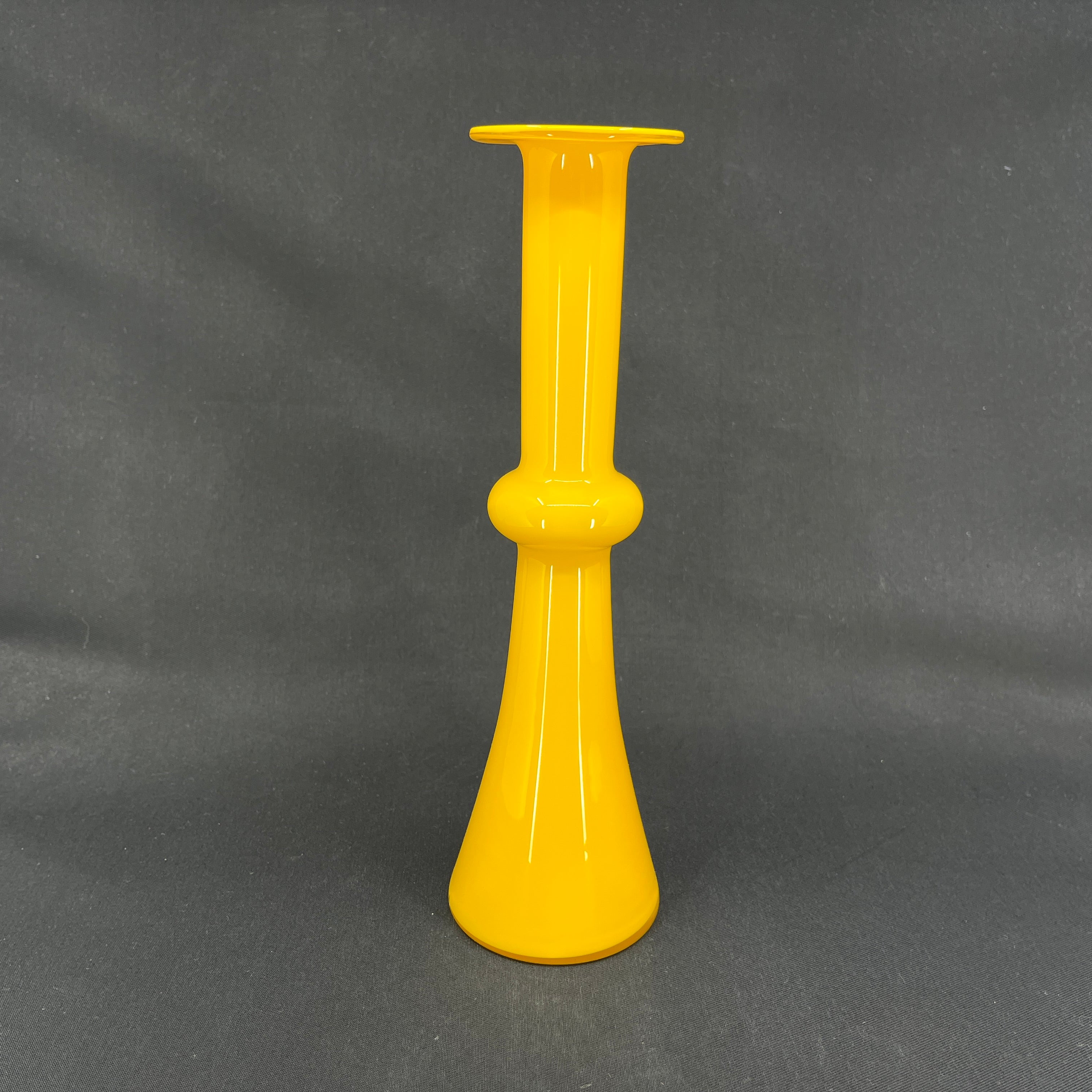 Gul Carnaby vase, 26,5 cm.