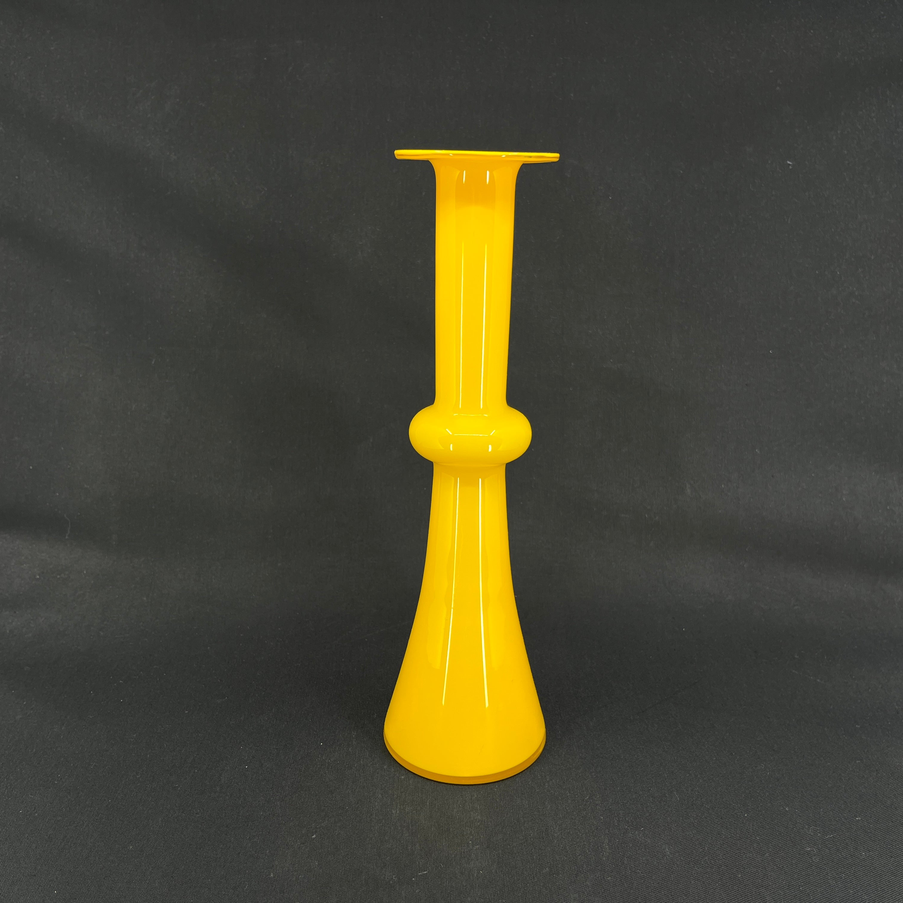 Gul Carnaby vase, 26,5 cm.
