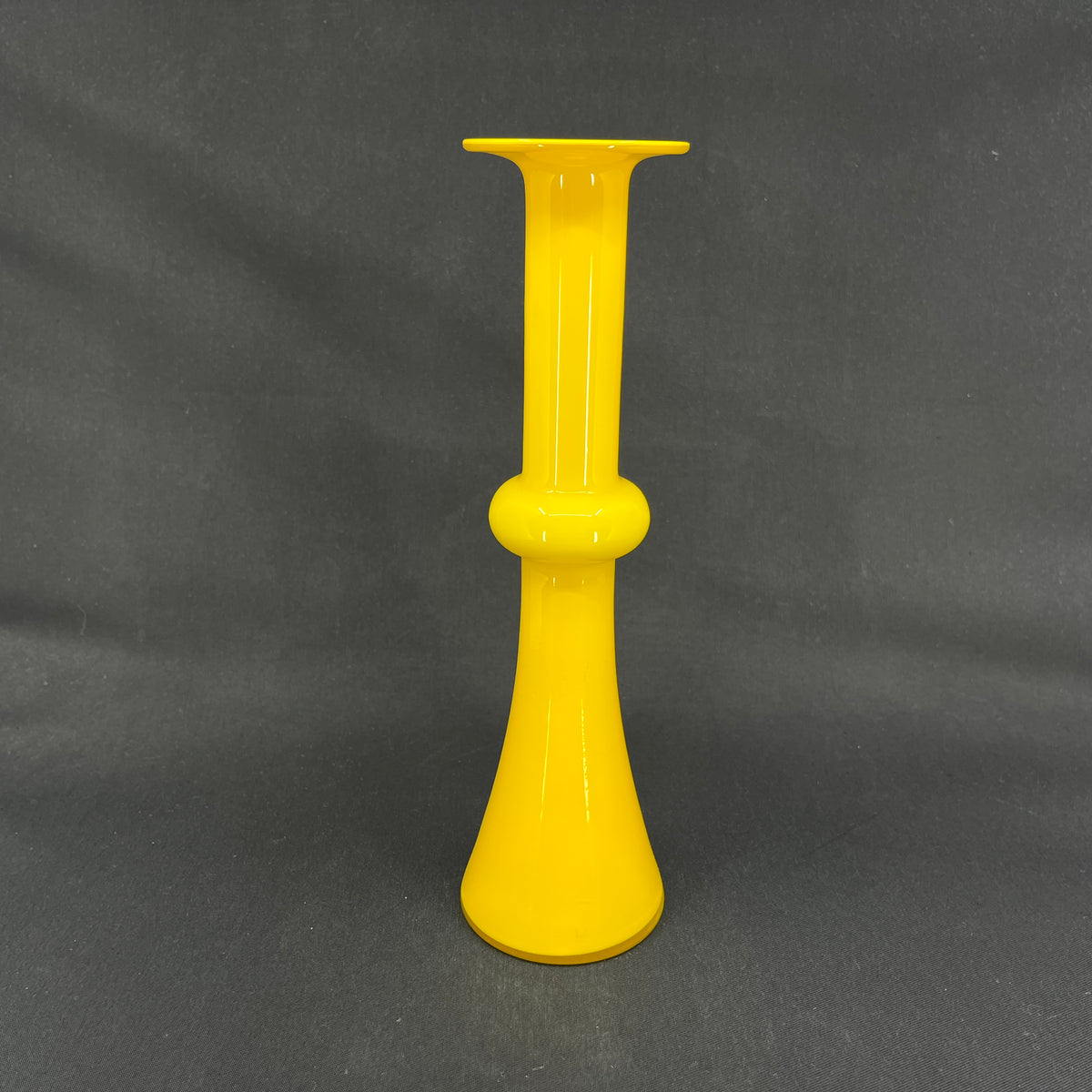 Yellow Carnaby vase, 26.5 cm.