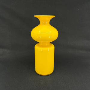 Yellow Carnaby vase, 23.5 cm.