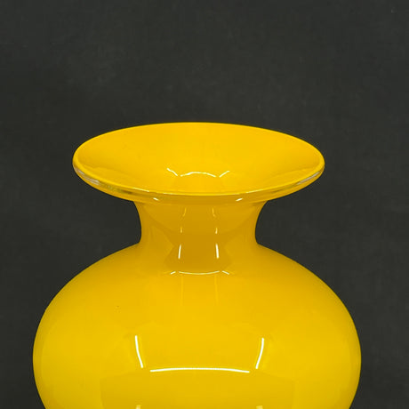 Gul Carnaby vase, 23,5 cm.
