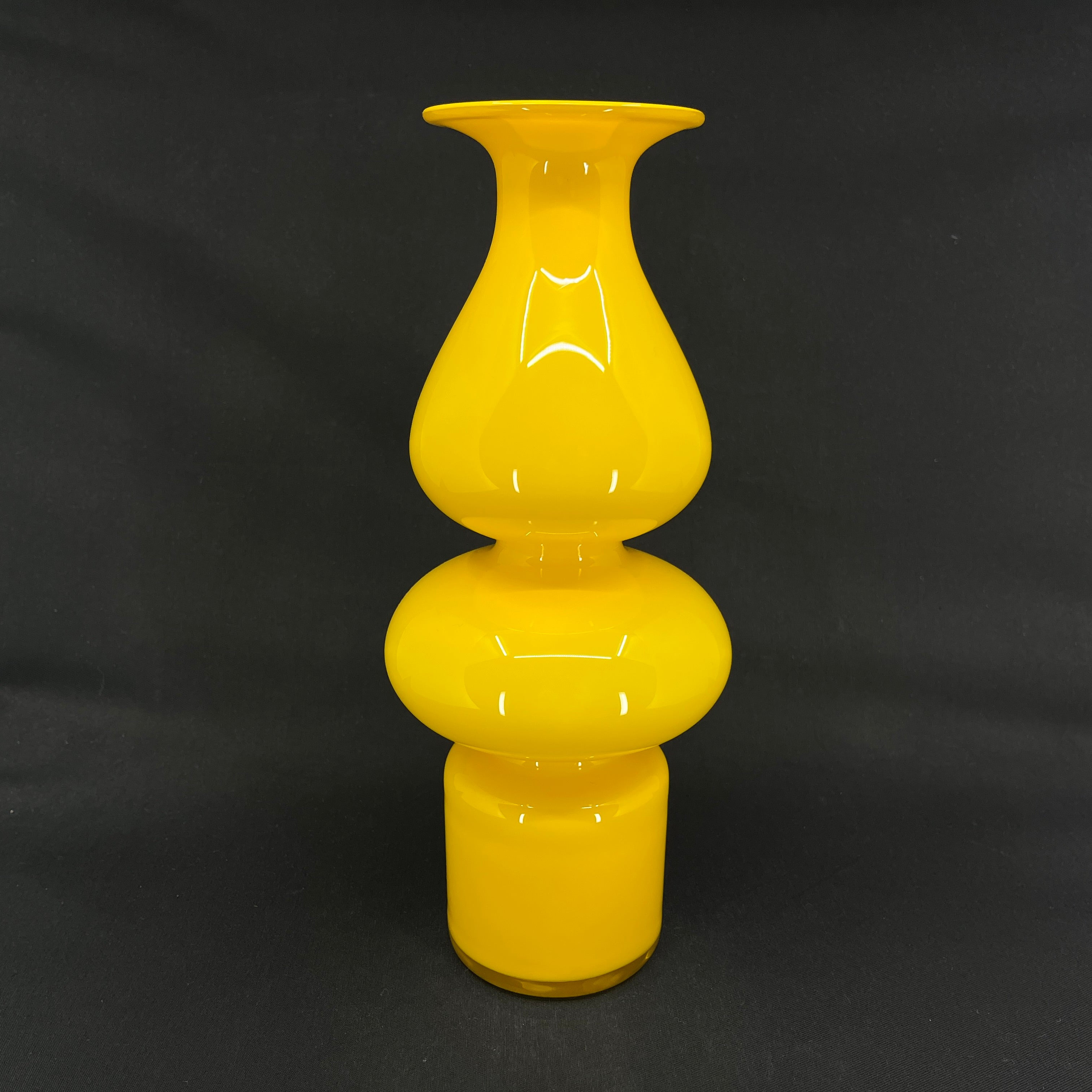 Gul Carnaby vase, 30,5 cm.