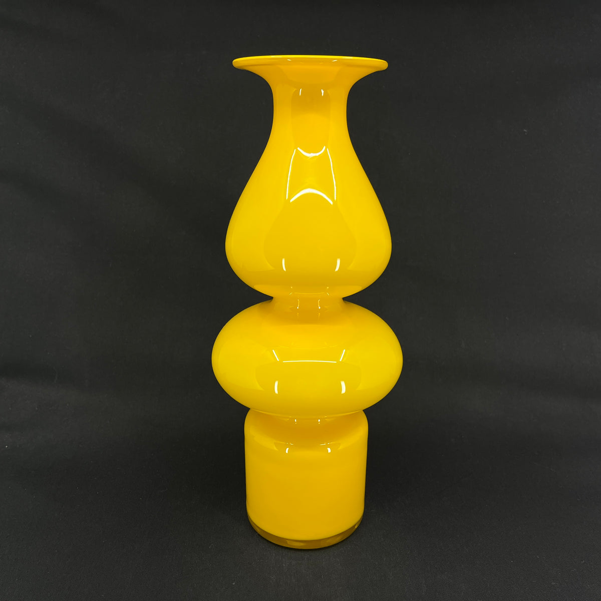Yellow Carnaby vase, 30.5 cm.