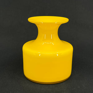 Gul Carnaby vase, 10,5 cm.