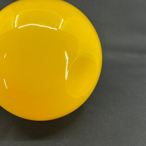 Large round yellow Carnaby vase, 20 cm.