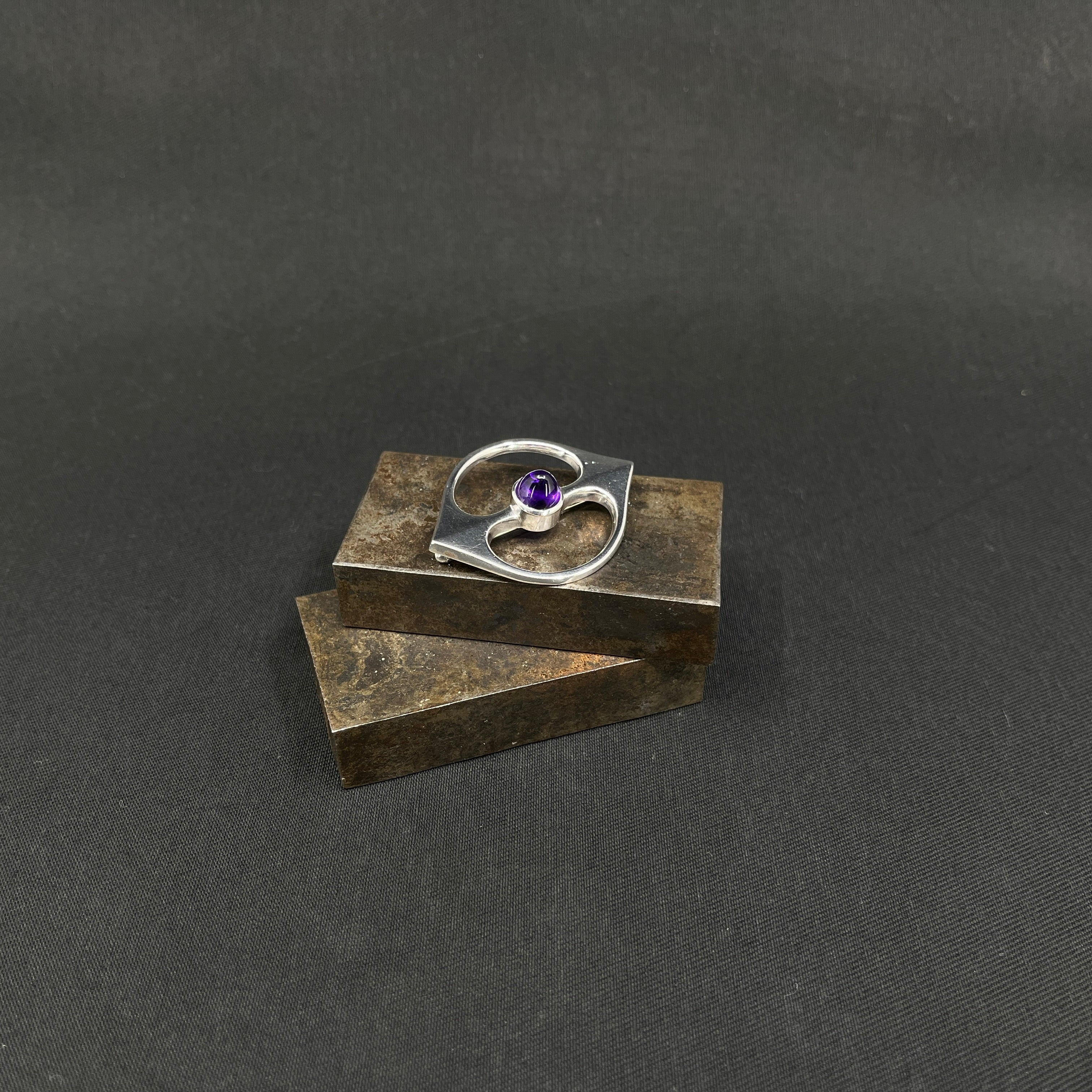 Hans Hansen broche med ametyst, No. 211