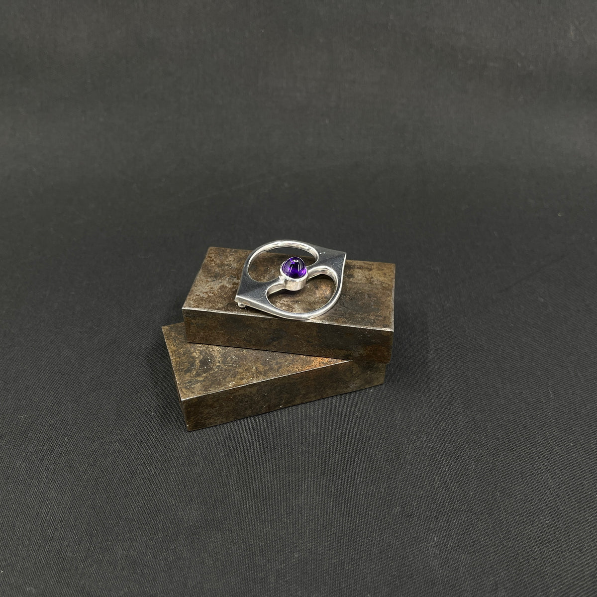 Hans Hansen broche med ametyst, No. 211