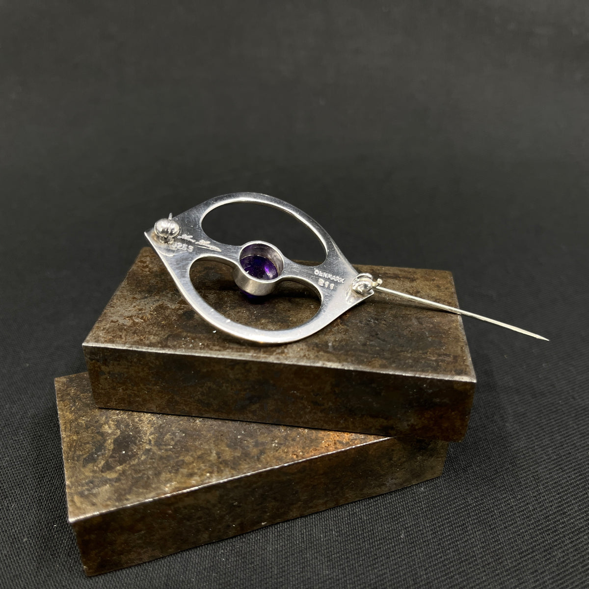 Hans Hansen broche med ametyst, No. 211