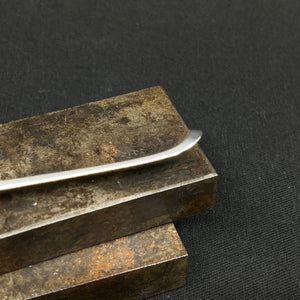 Moderne serveringsspade i sølv