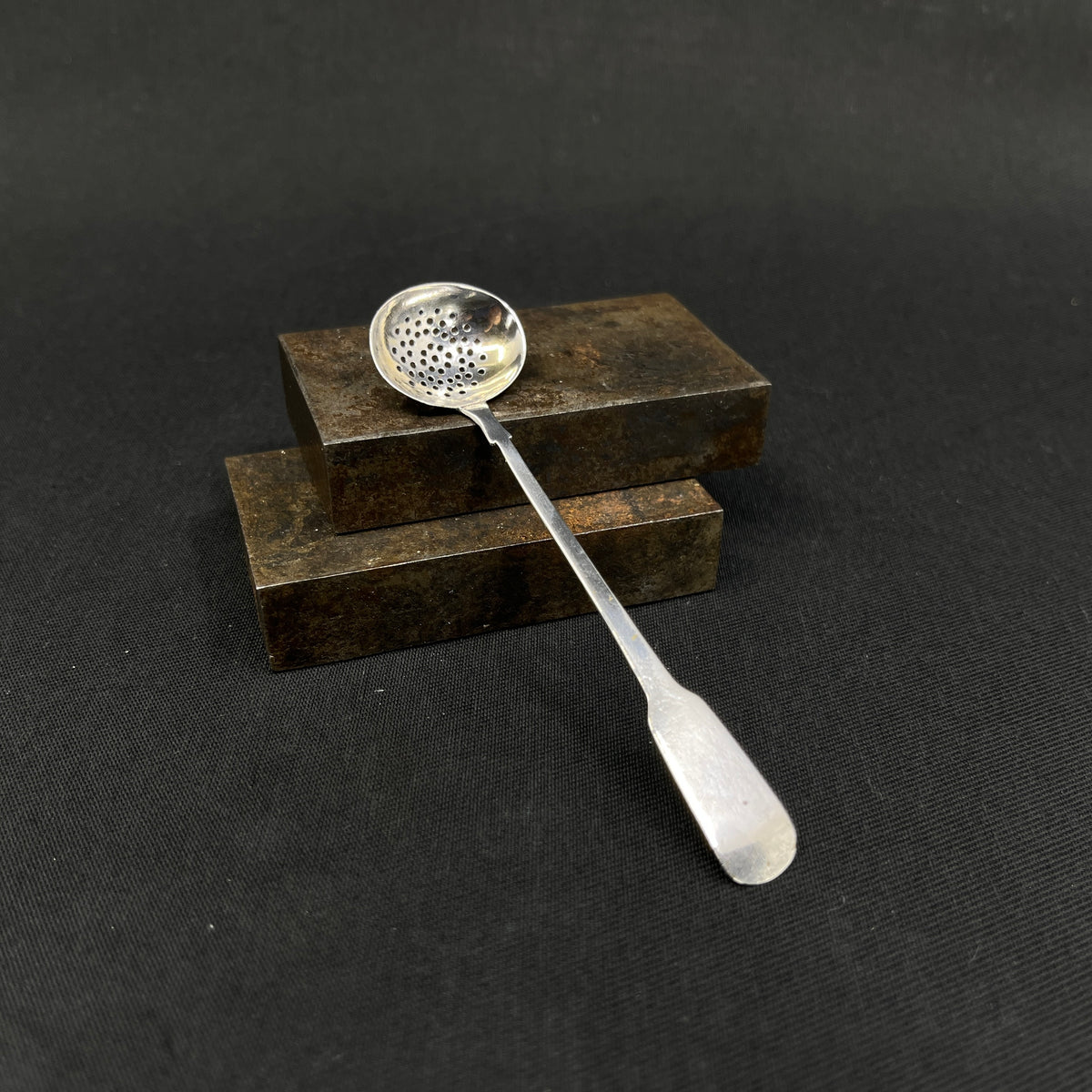 Miniature sprinkler spoon from the 18th century - silver?