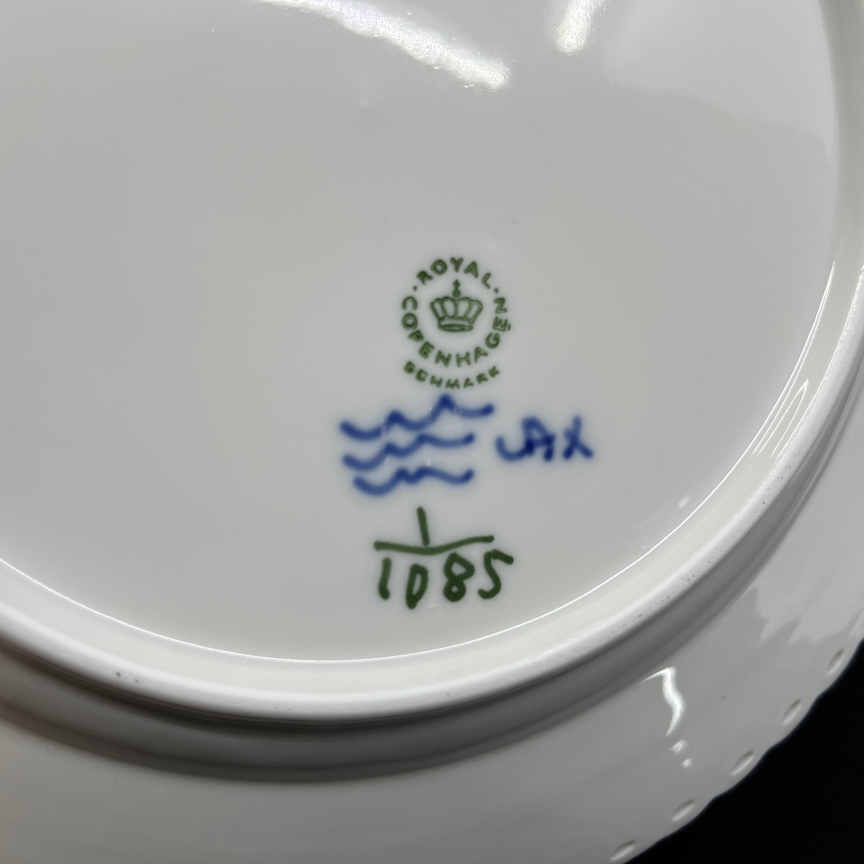 Blue Fluted Full Lace dinner plate, 23.5 cm.