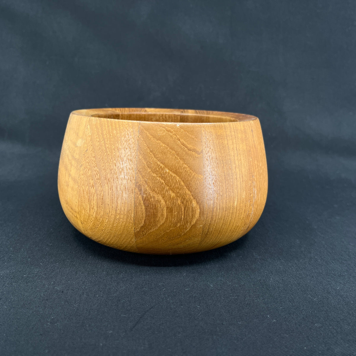 Skål af Jens Harald Quistgaard, 16X10 cm.