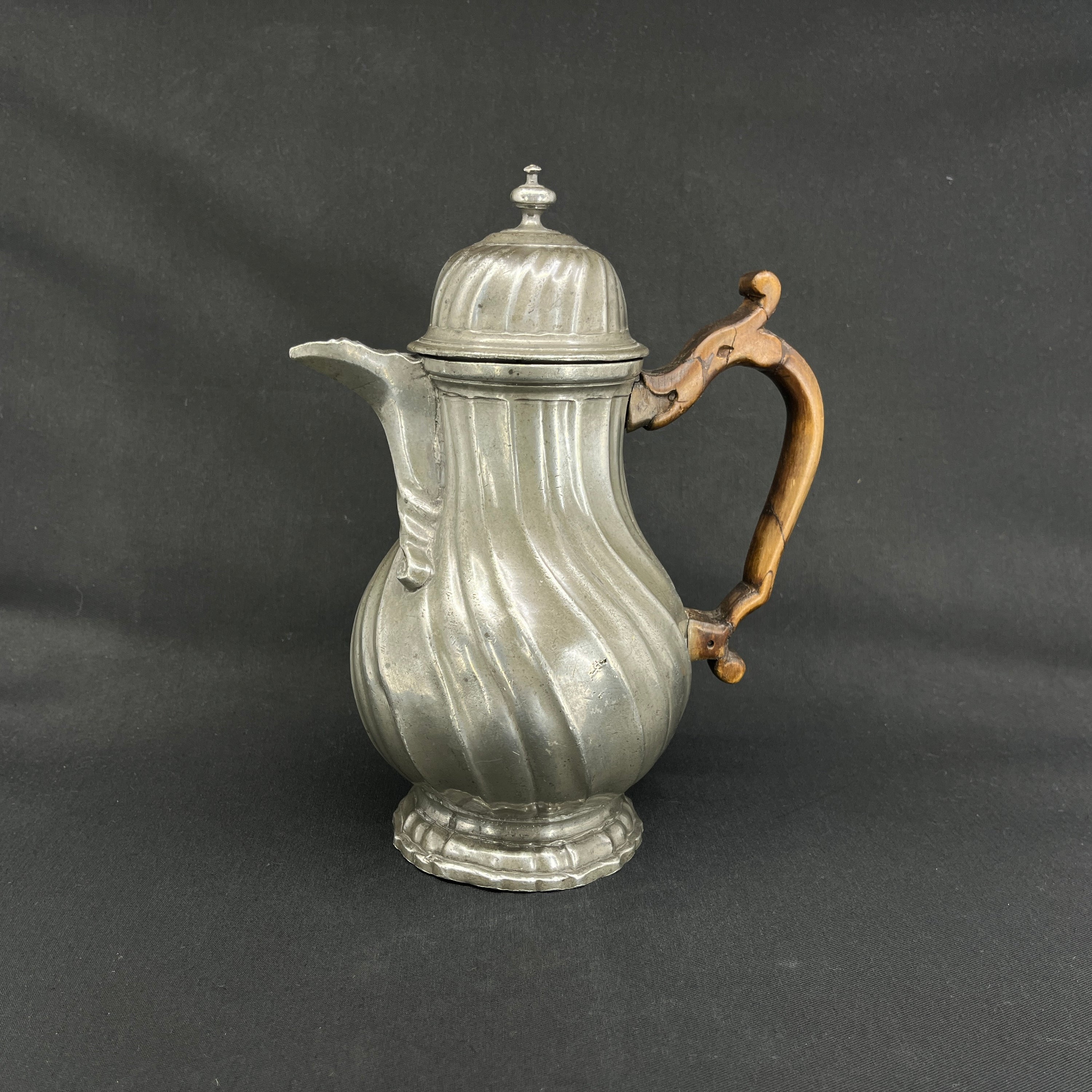 Stor 1700 tals kaffekande i tin