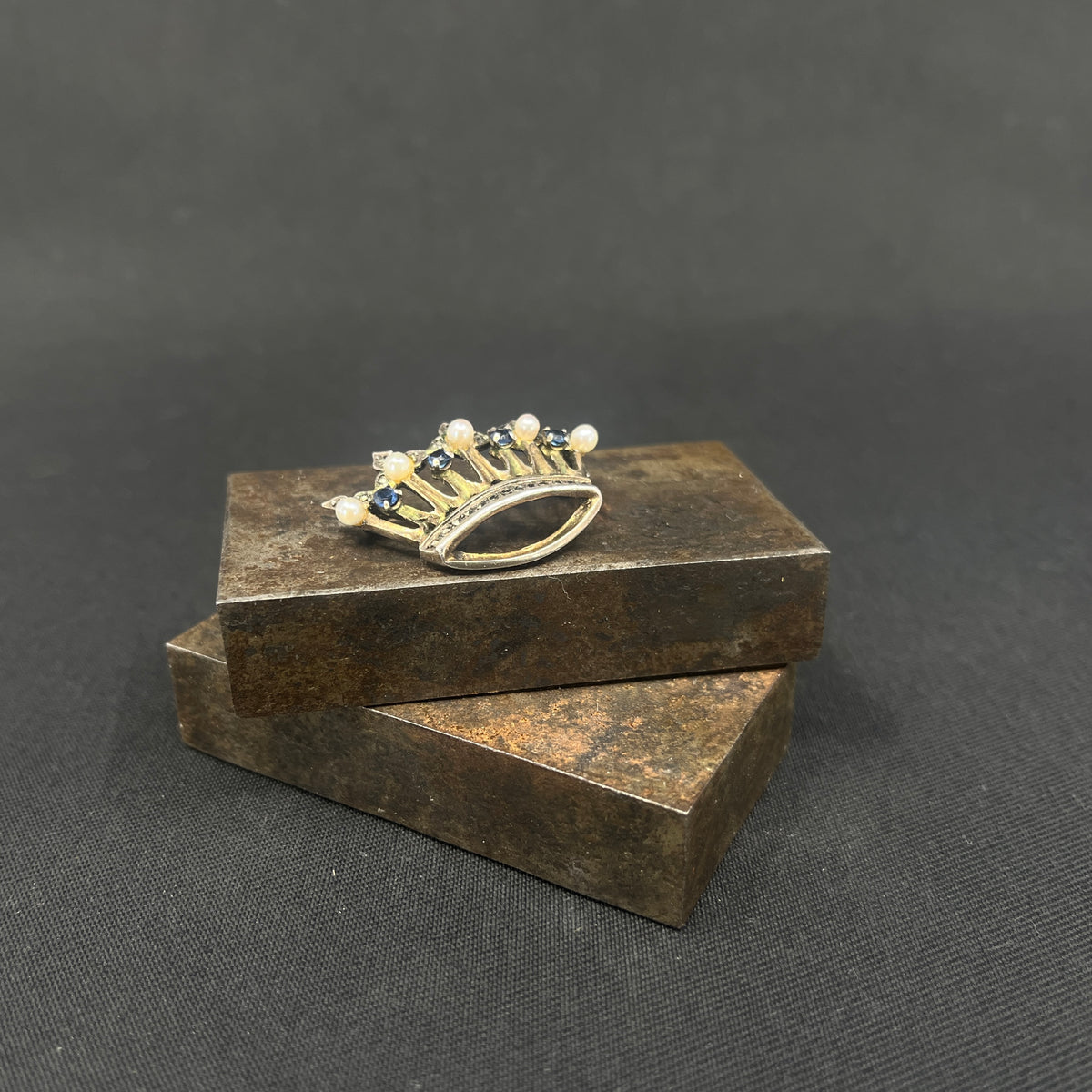 Brooch - crown with pearl and blue stones