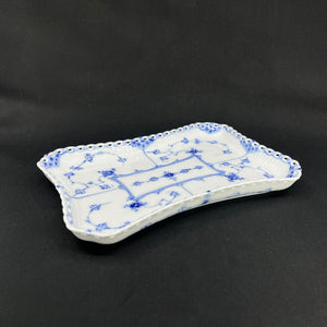 Blue Fluted Full Lace dish, 1/1195