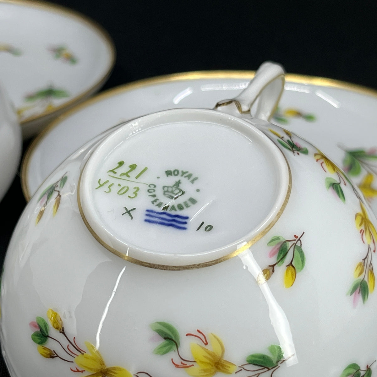 2 Royal Copenhagen Gul Berberis kopper