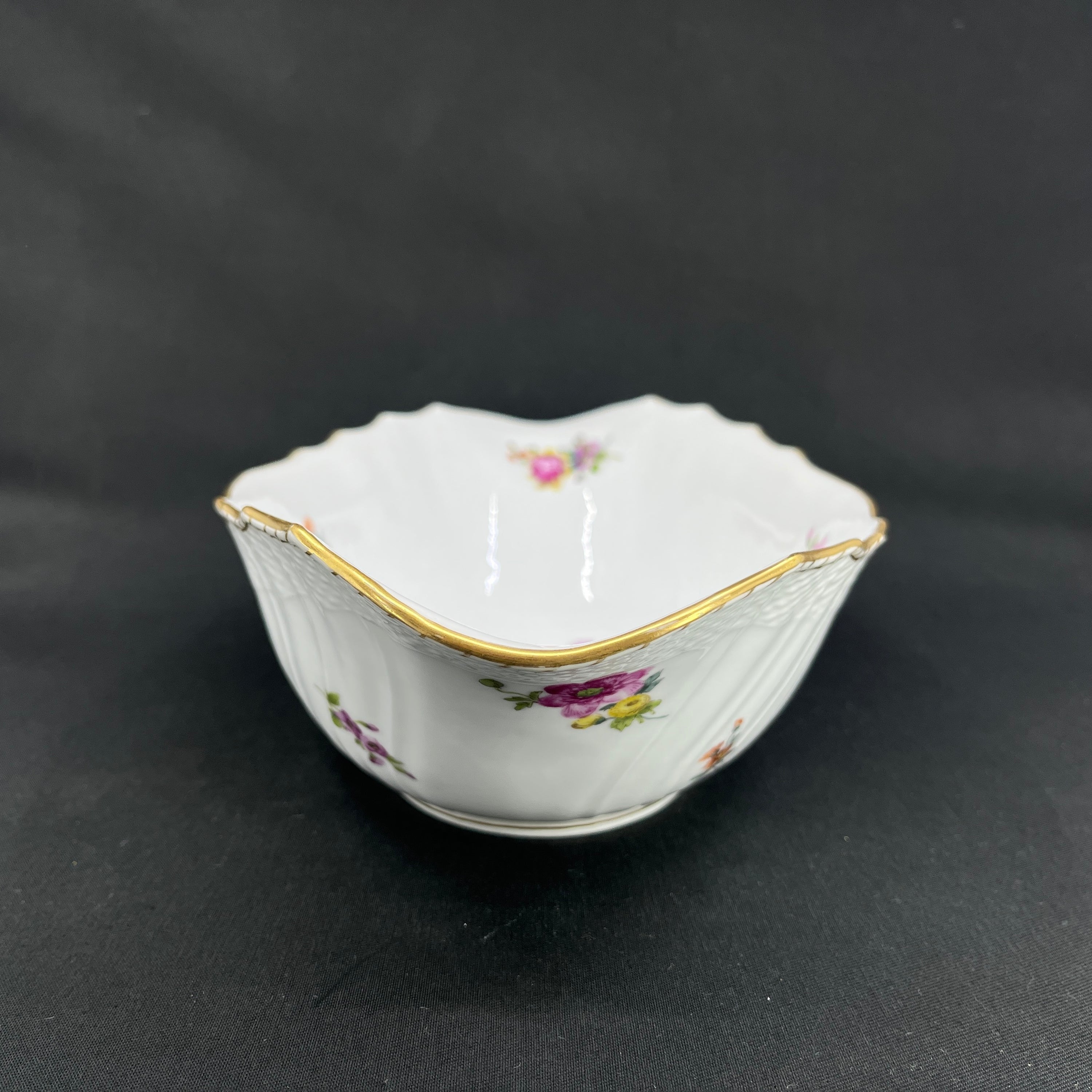 Sjælden Saksisk Blomst oval skål