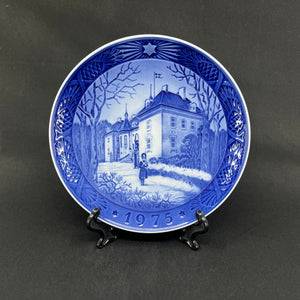 Royal Copenhagen Christmas plate 1975