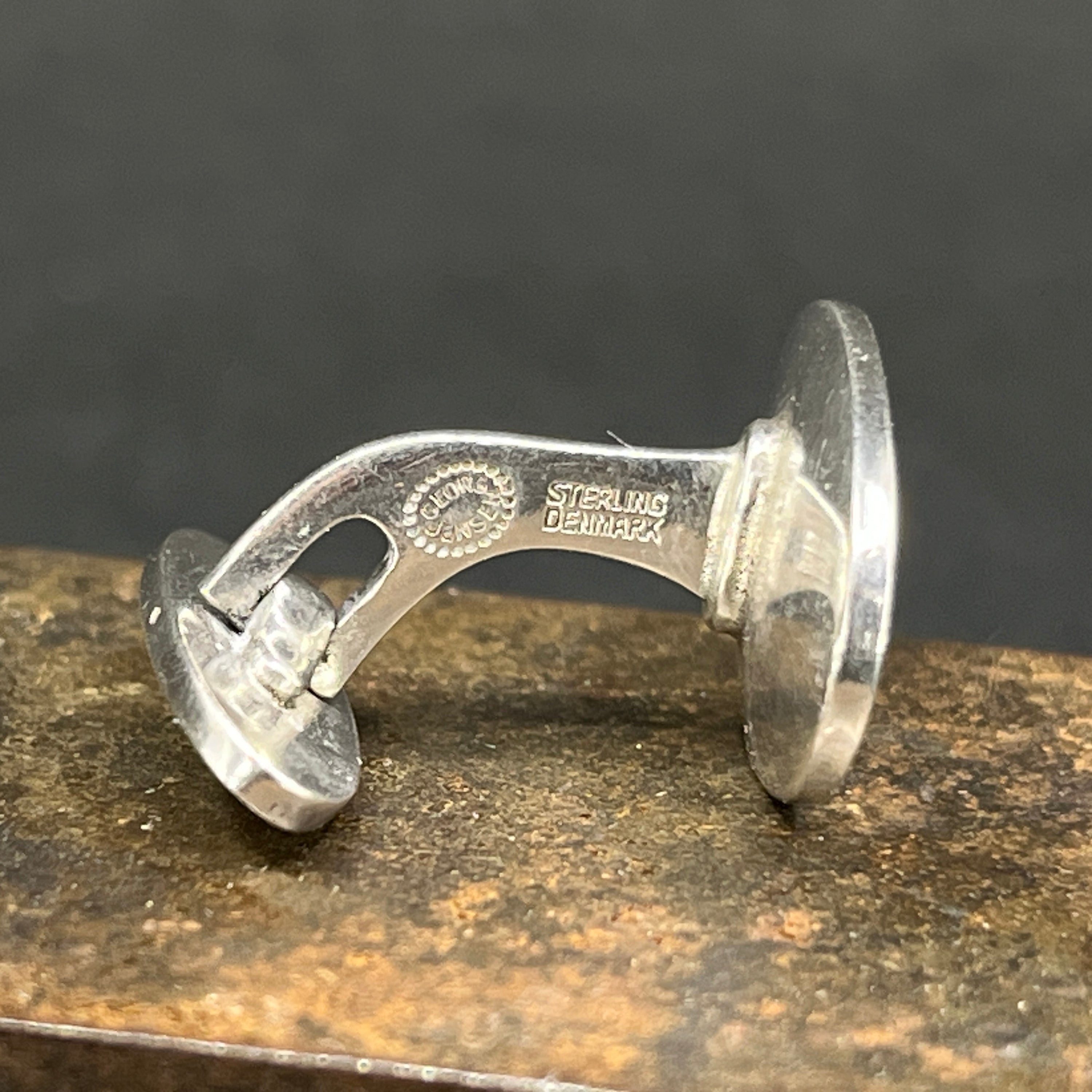 Et par Georg Jensen manchetknapper, Nr. 75