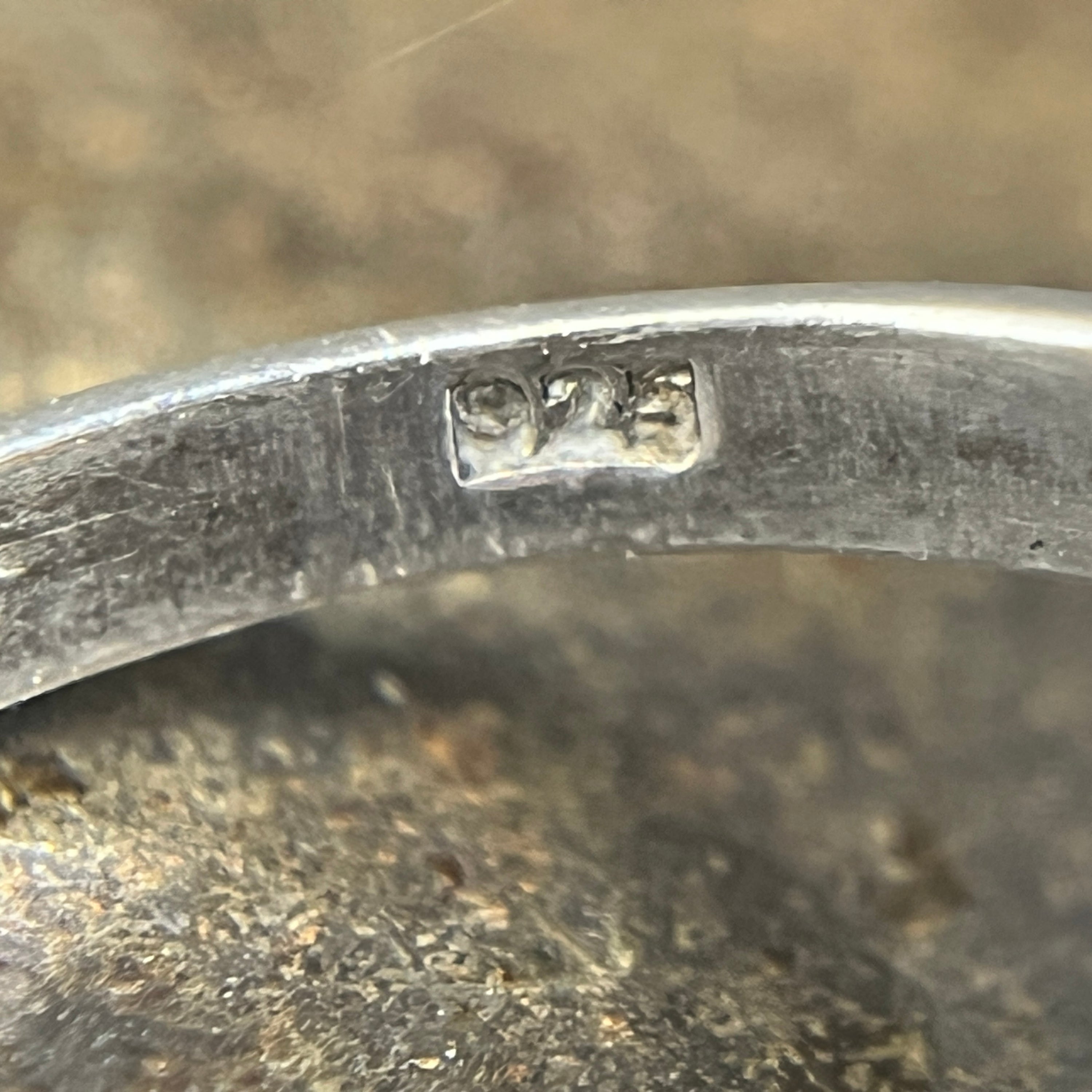Ring med rav og perler i sølv