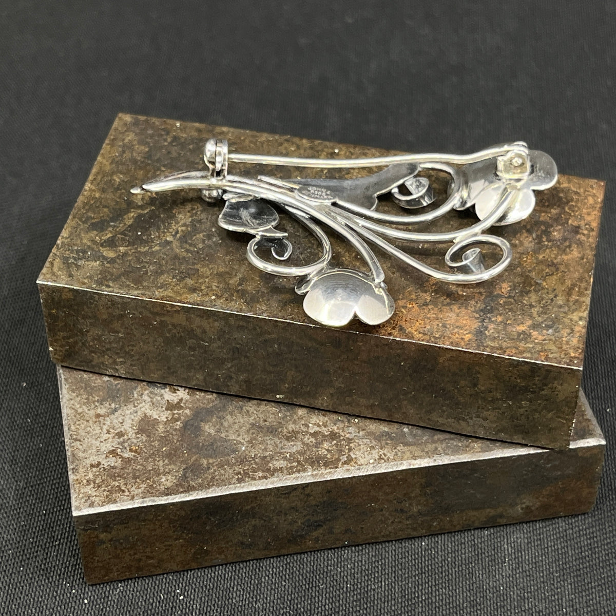 Moderne broche fra 1950'erne - blomster