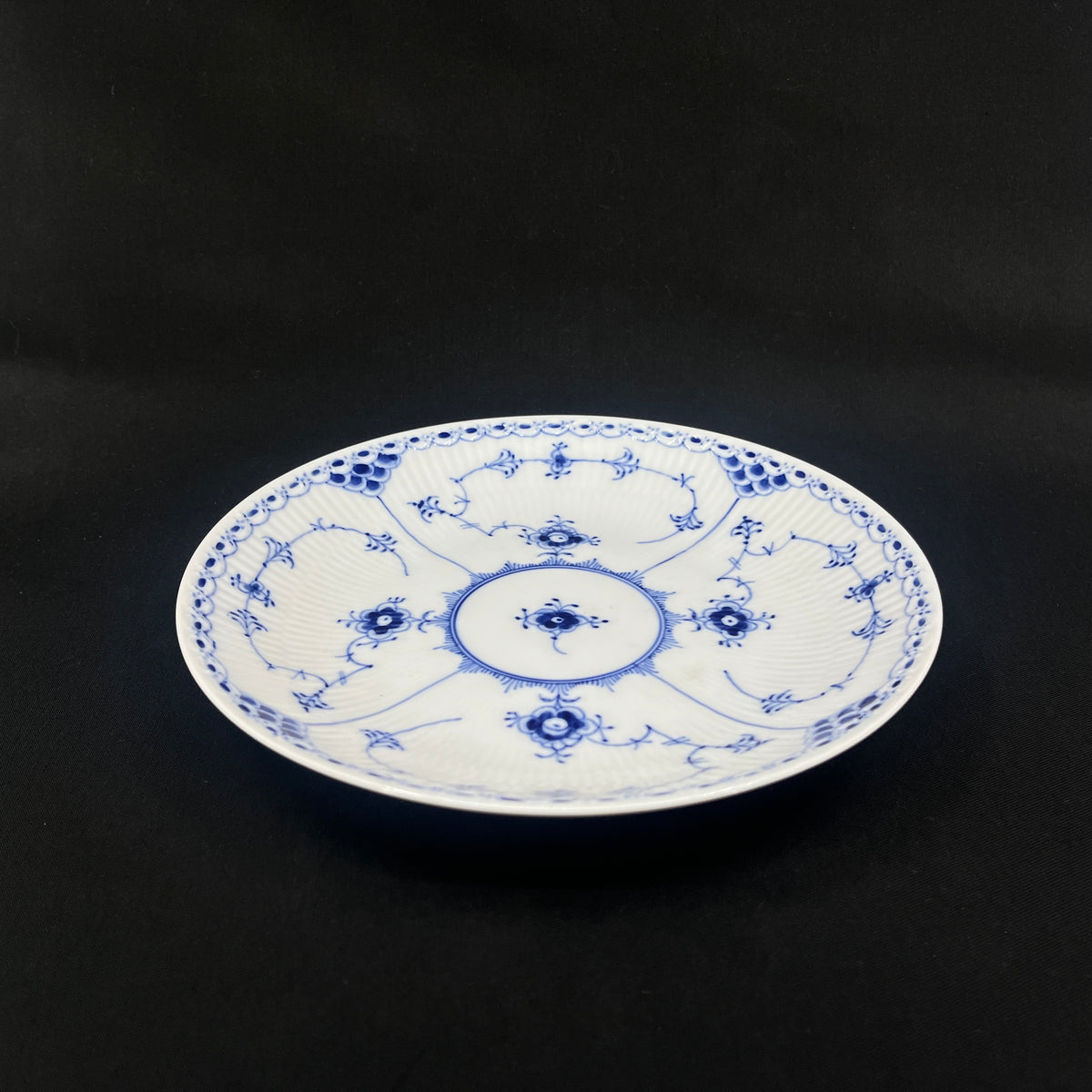 Blue Fluted Half Lace disn, 1/761
