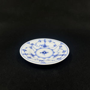 Musselmalet Riflet æggebægerfad, 1/116