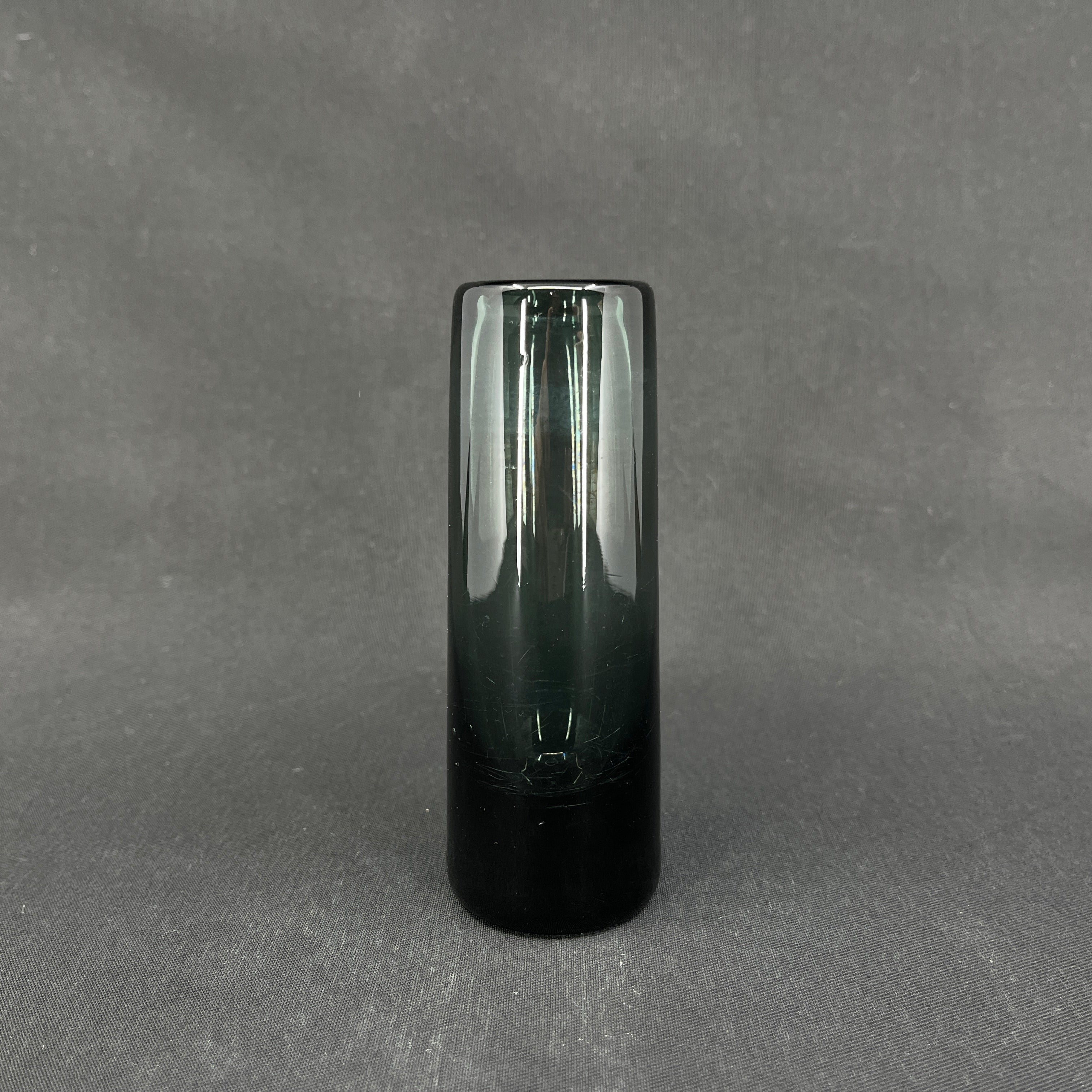Sjælden Holmegaard cylinder vase, 12 cm.