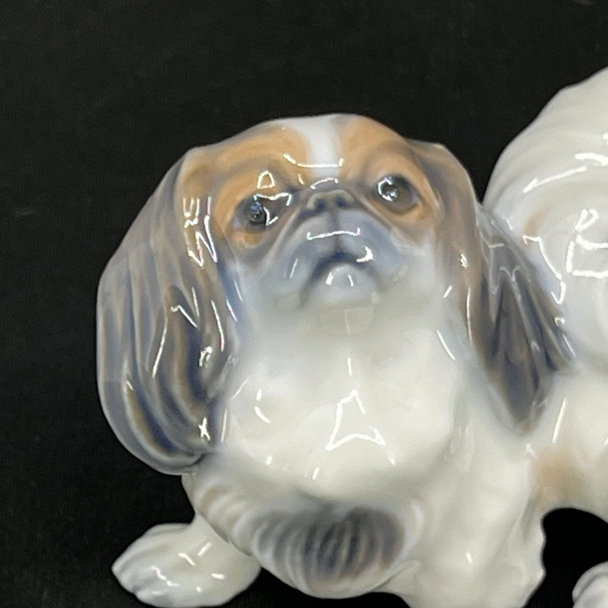 Pekingese figurine by Dahl Jensen