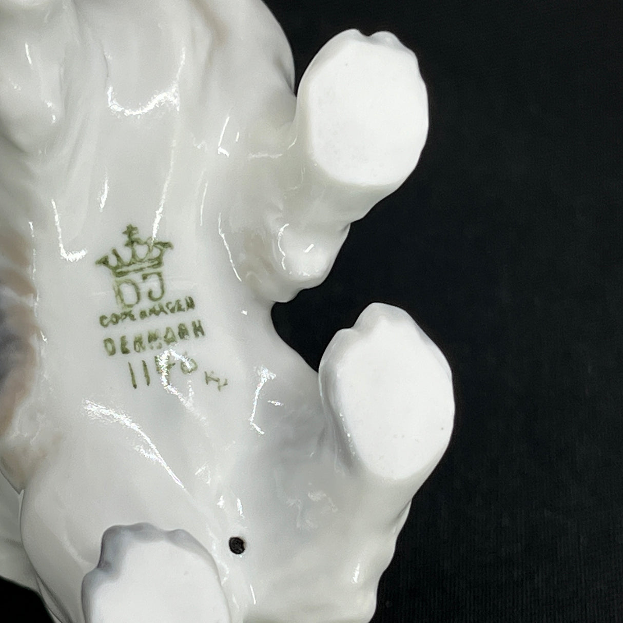 Pekingese figurine by Dahl Jensen