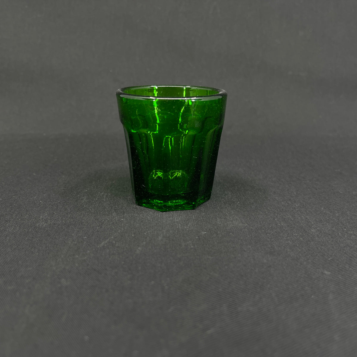 Barneglas fra Fyens Glasværk, grønt