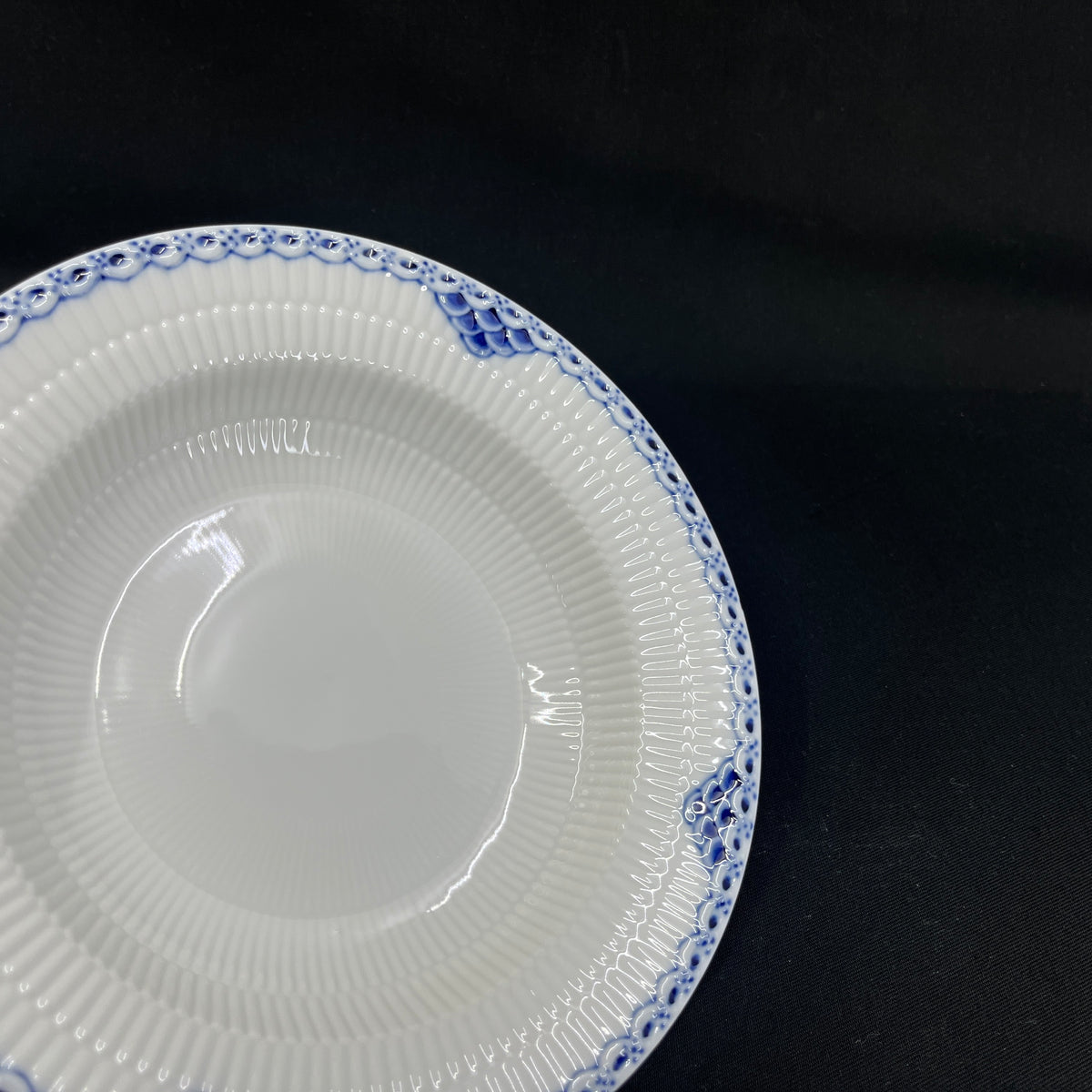 Dyb Prinsesse tallerken fra Royal Copenhagen, 21 cm.