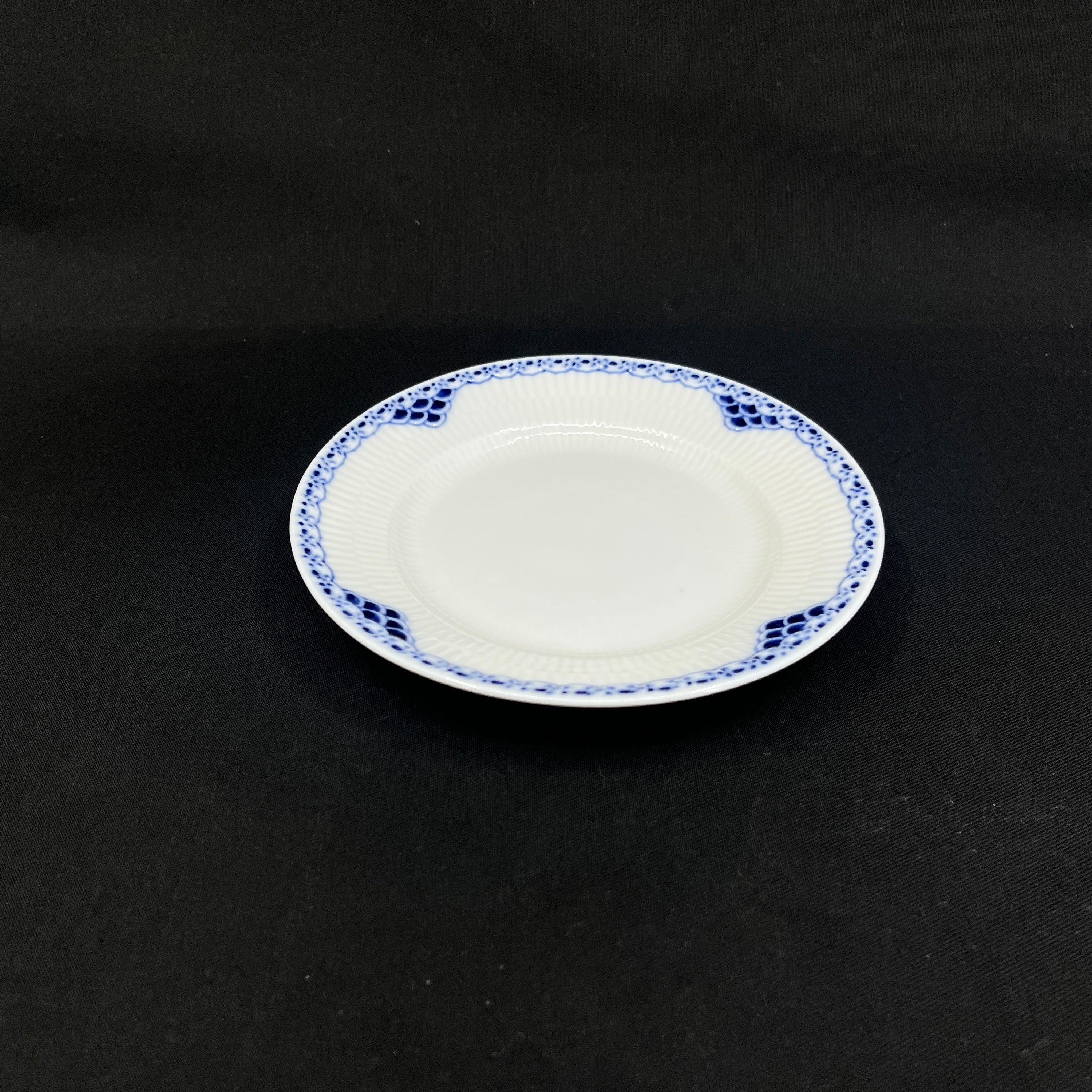 Princess cake plate from Royal Copenhagen, 15,5 cm.