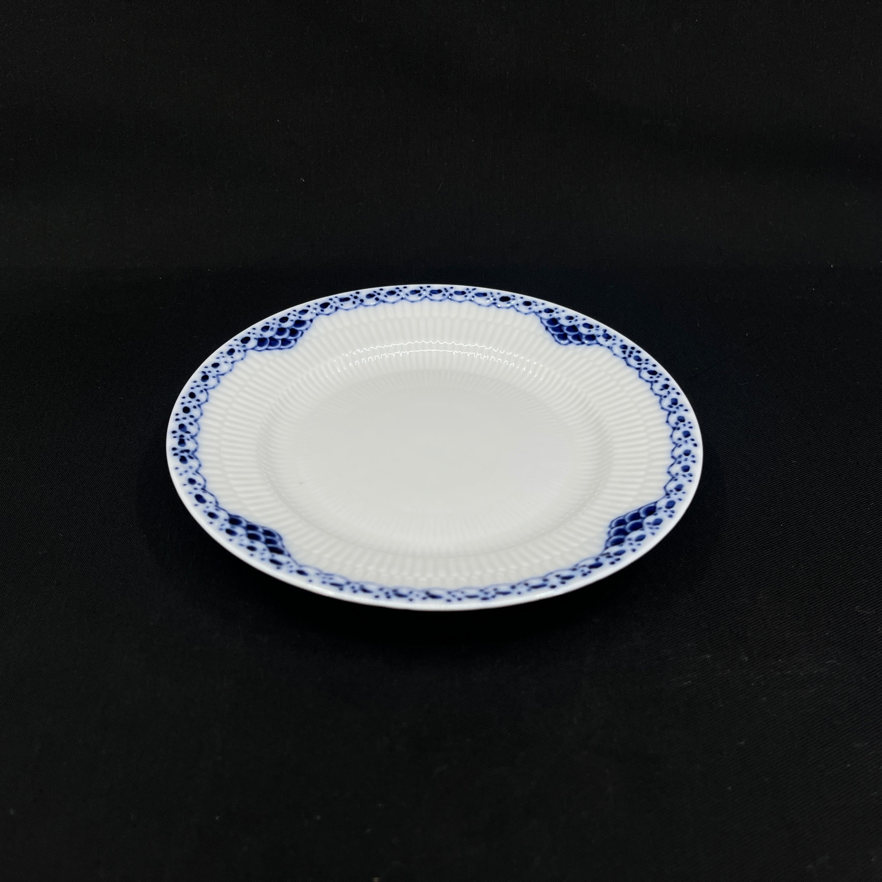 Princess cake plate from Royal Copenhagen, 17 cm.