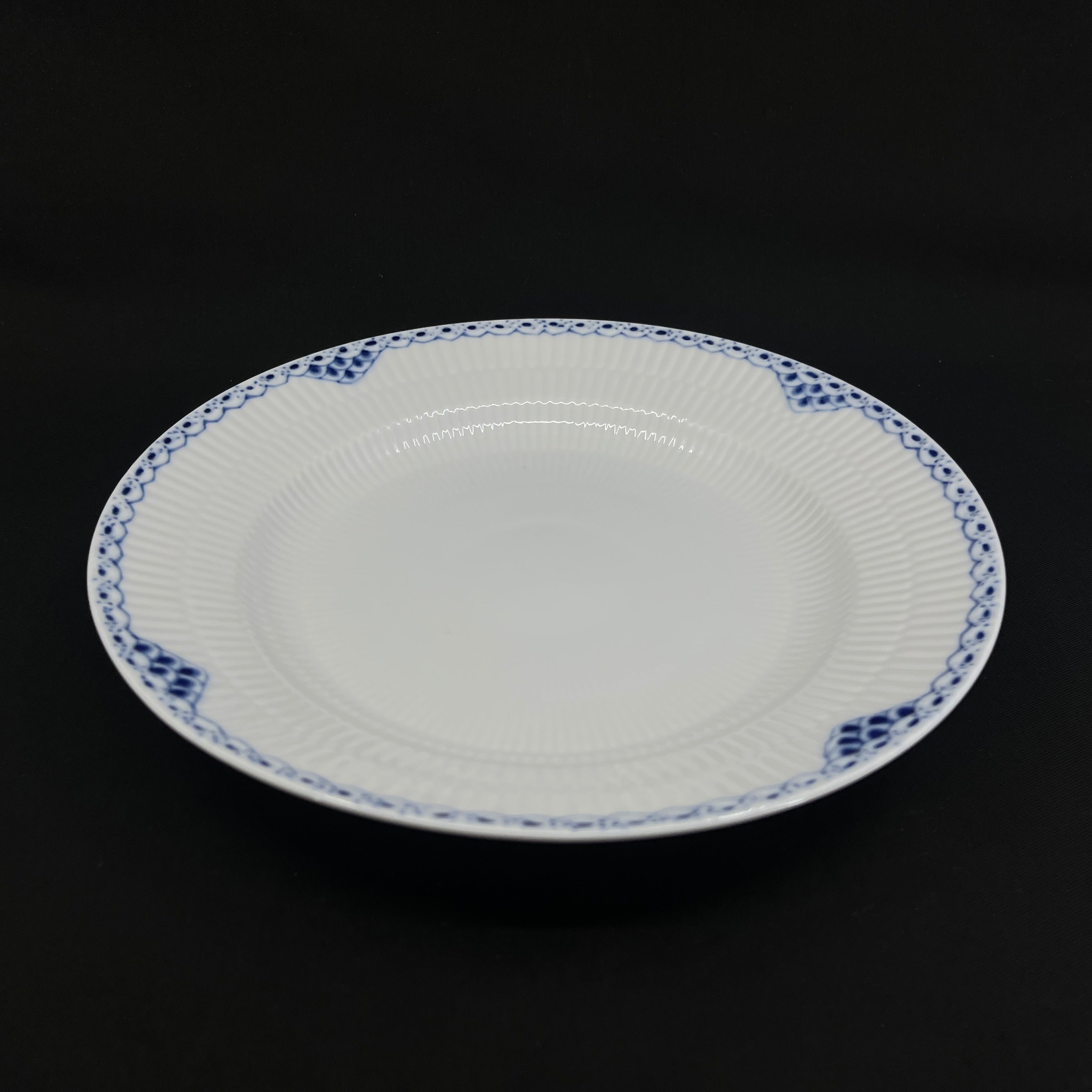 Princess dinner plate from Royal Copenhagen, 25 cm.