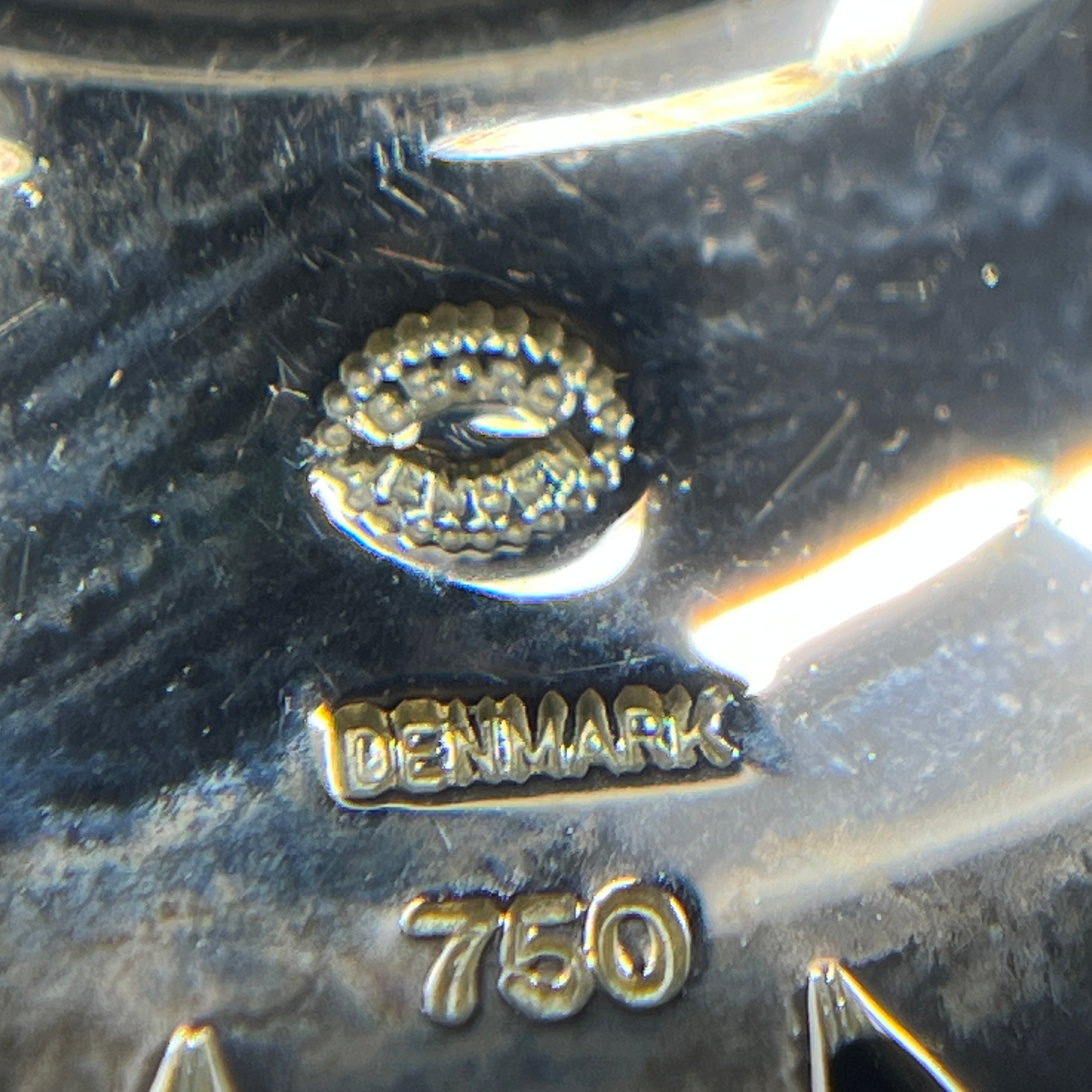 Sort Georg Jensen Daisy - 18 karat guld og diamanter