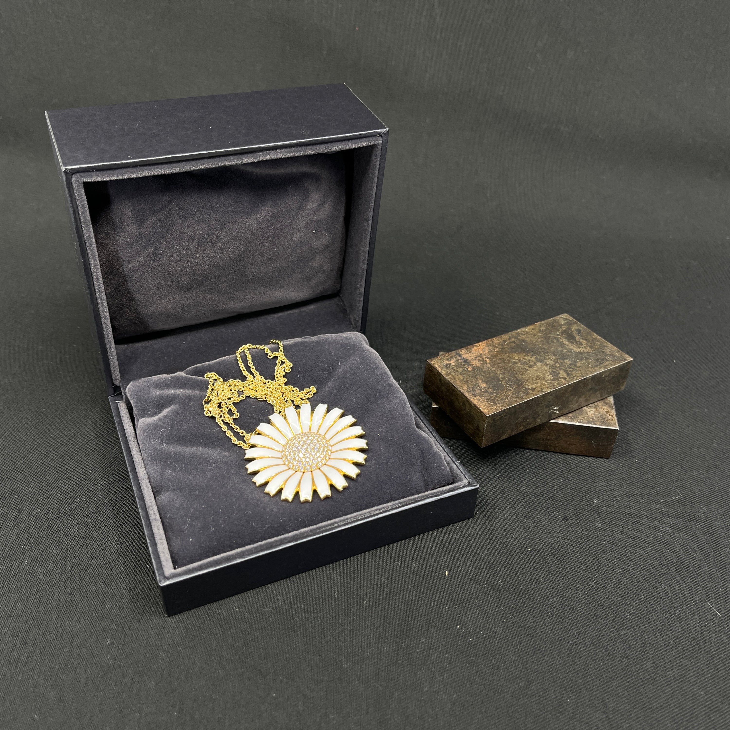 Hvid Georg Jensen Daisy - 18 karat guld og diamanter