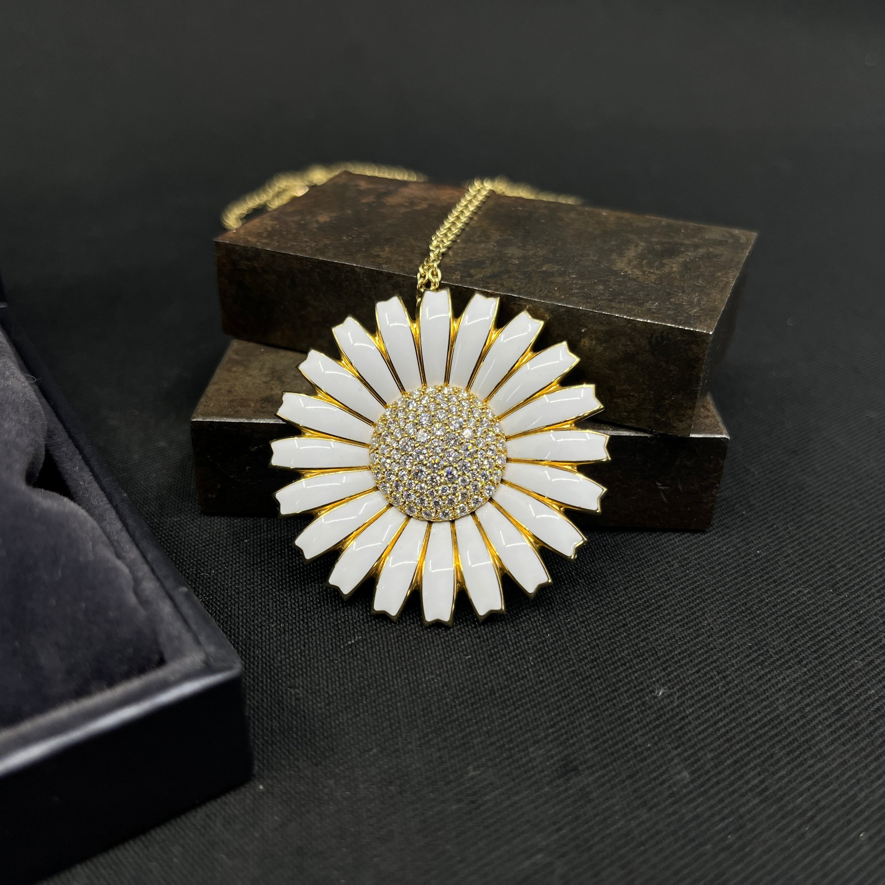 Hvid Georg Jensen Daisy - 18 karat guld og diamanter