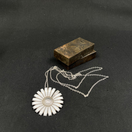 Hvid Georg Jensen Daisy halskæde broche - diamanter