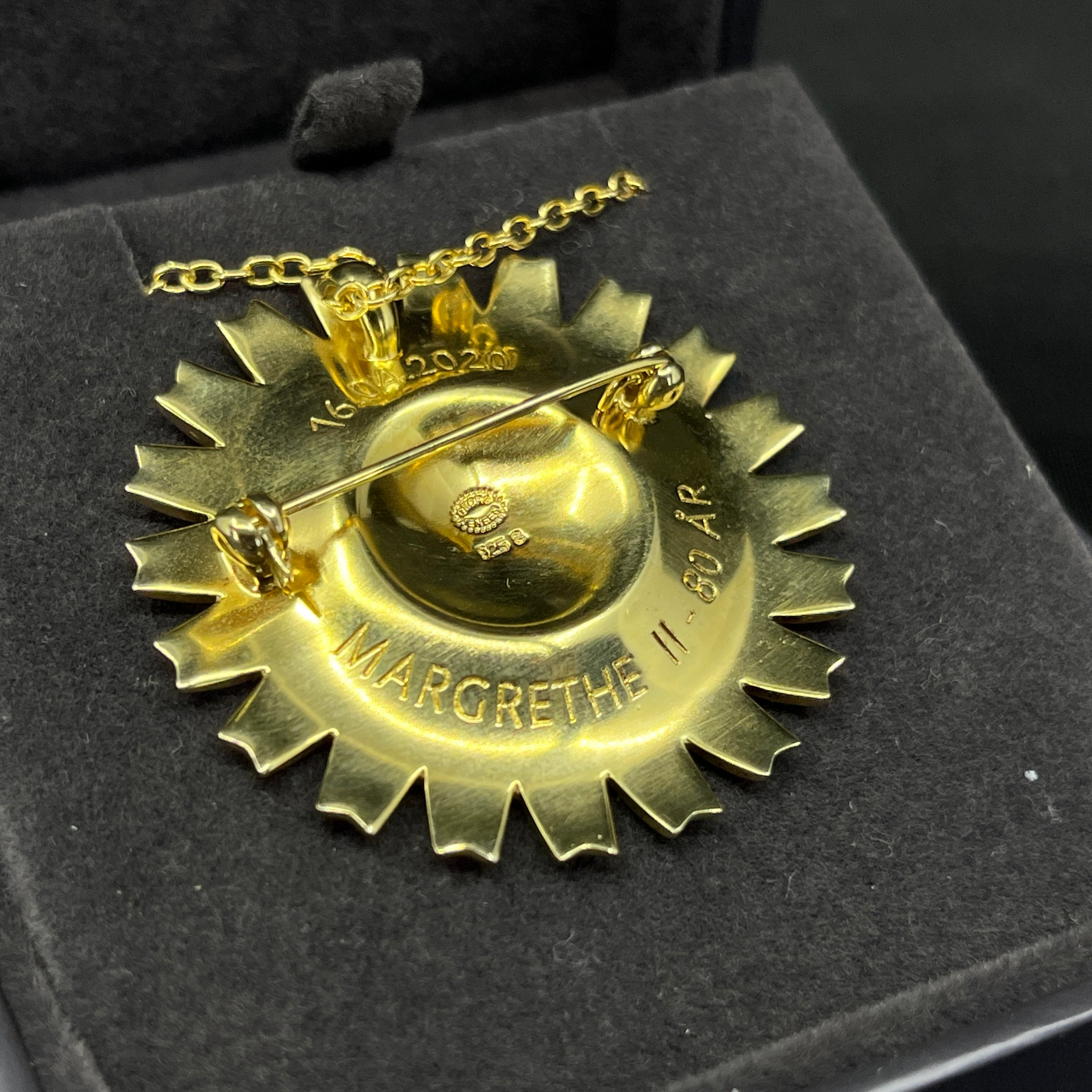 Hvid Georg Jensen Daisy halskæde broche - Margrethe d. 2 80 år