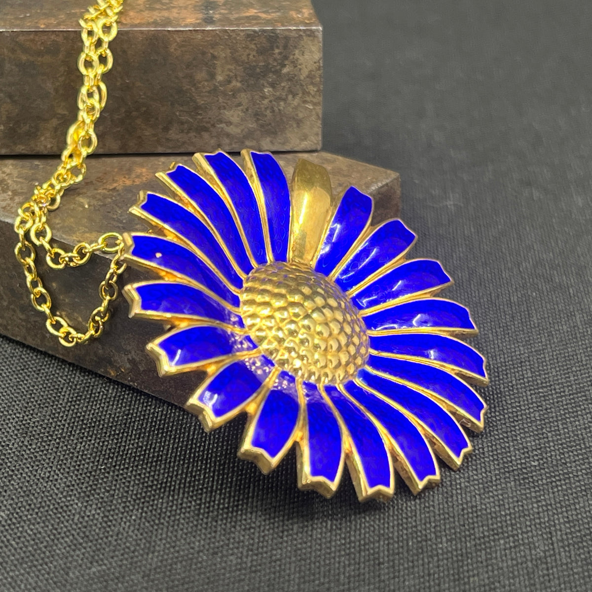 Blå Georg Jensen Daisy halskæde broche - Margrethe d. 2 80 år