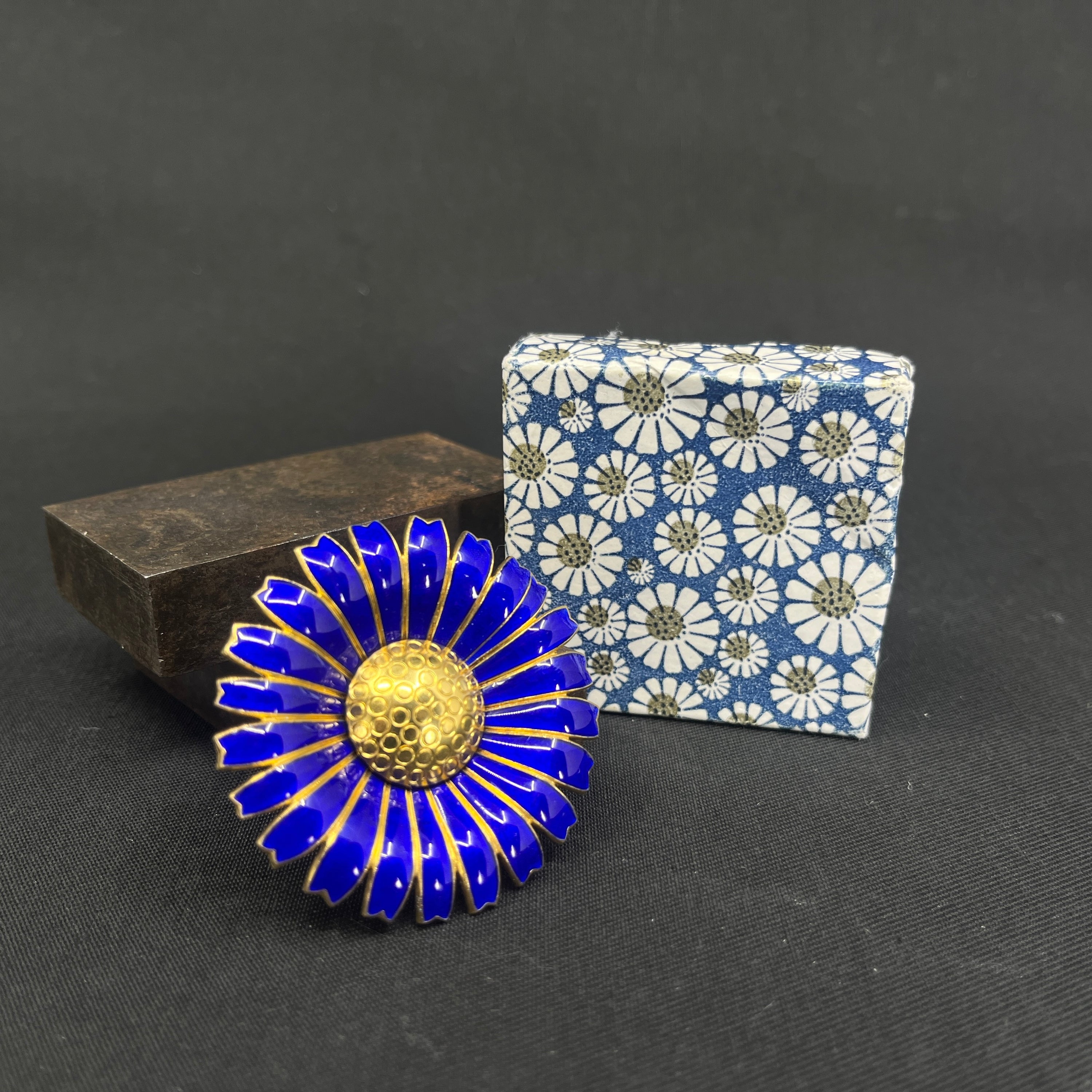 Original Anton Michelsen Marguerite broche - Mørkeblå