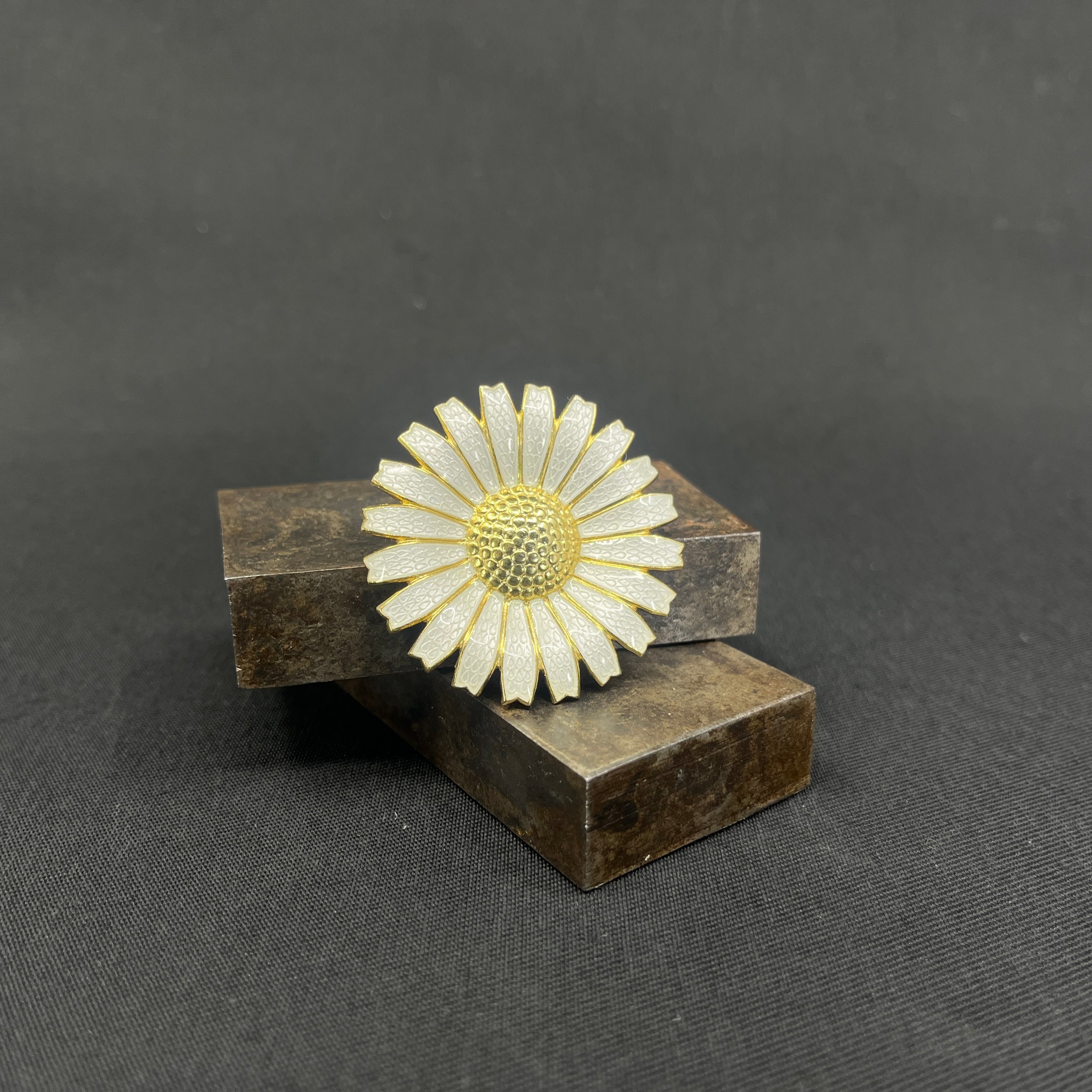 Anton Michelsen marguerite broche - 4,2 cm.