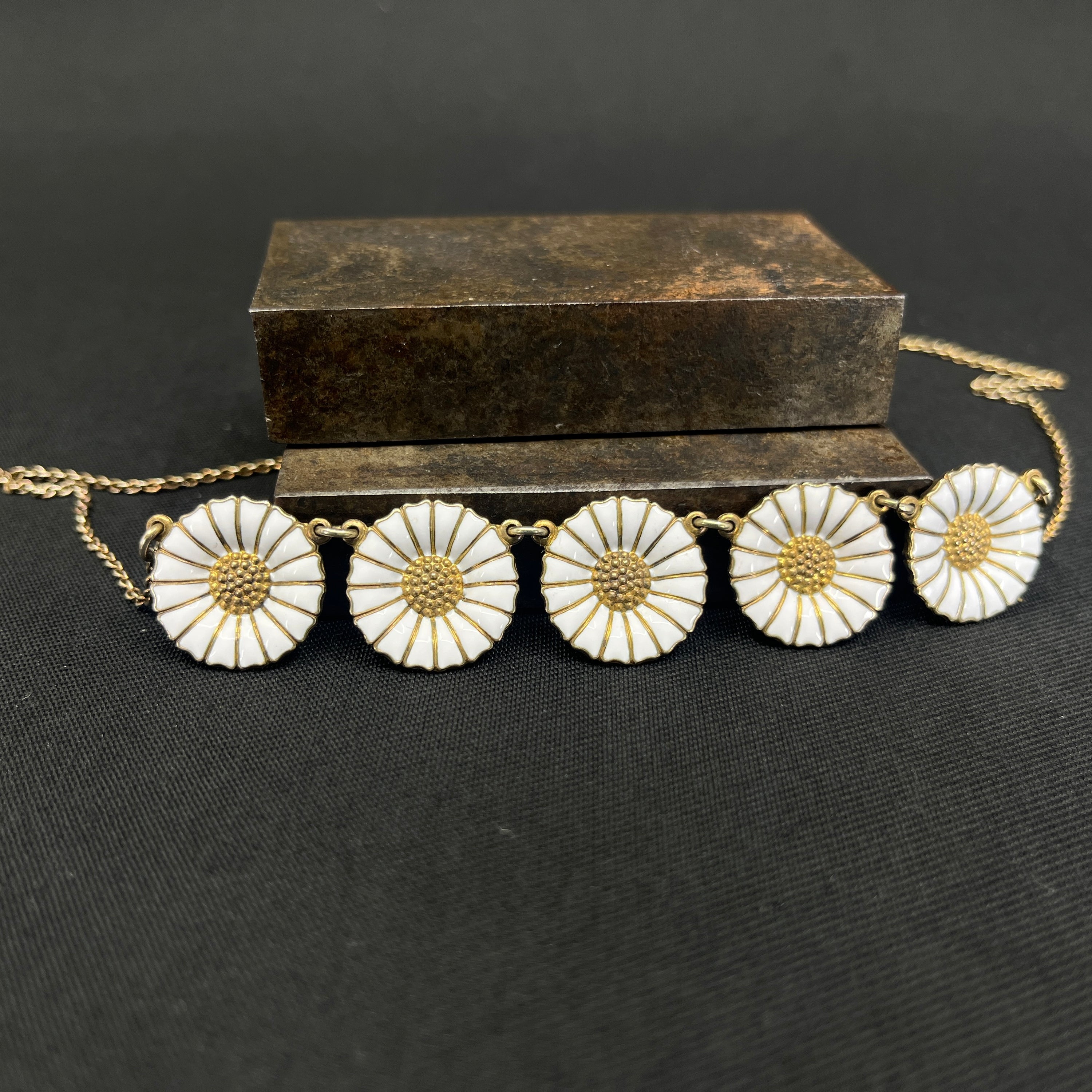 Georg Jensen Marguerite halskæde - 5 margueritter