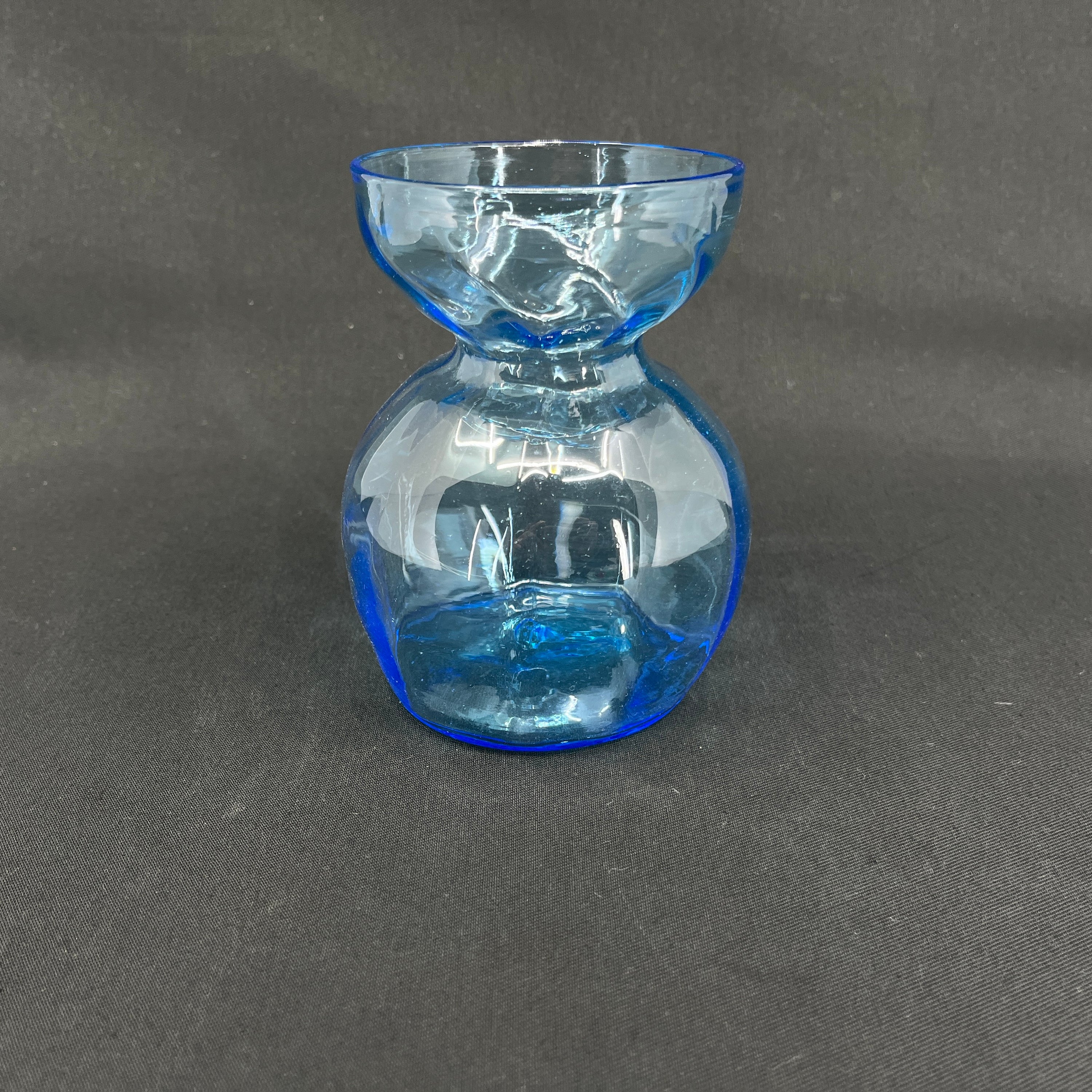 Blåt hyacintglas fra Holmegaard Glasværk fra 1800 tallet