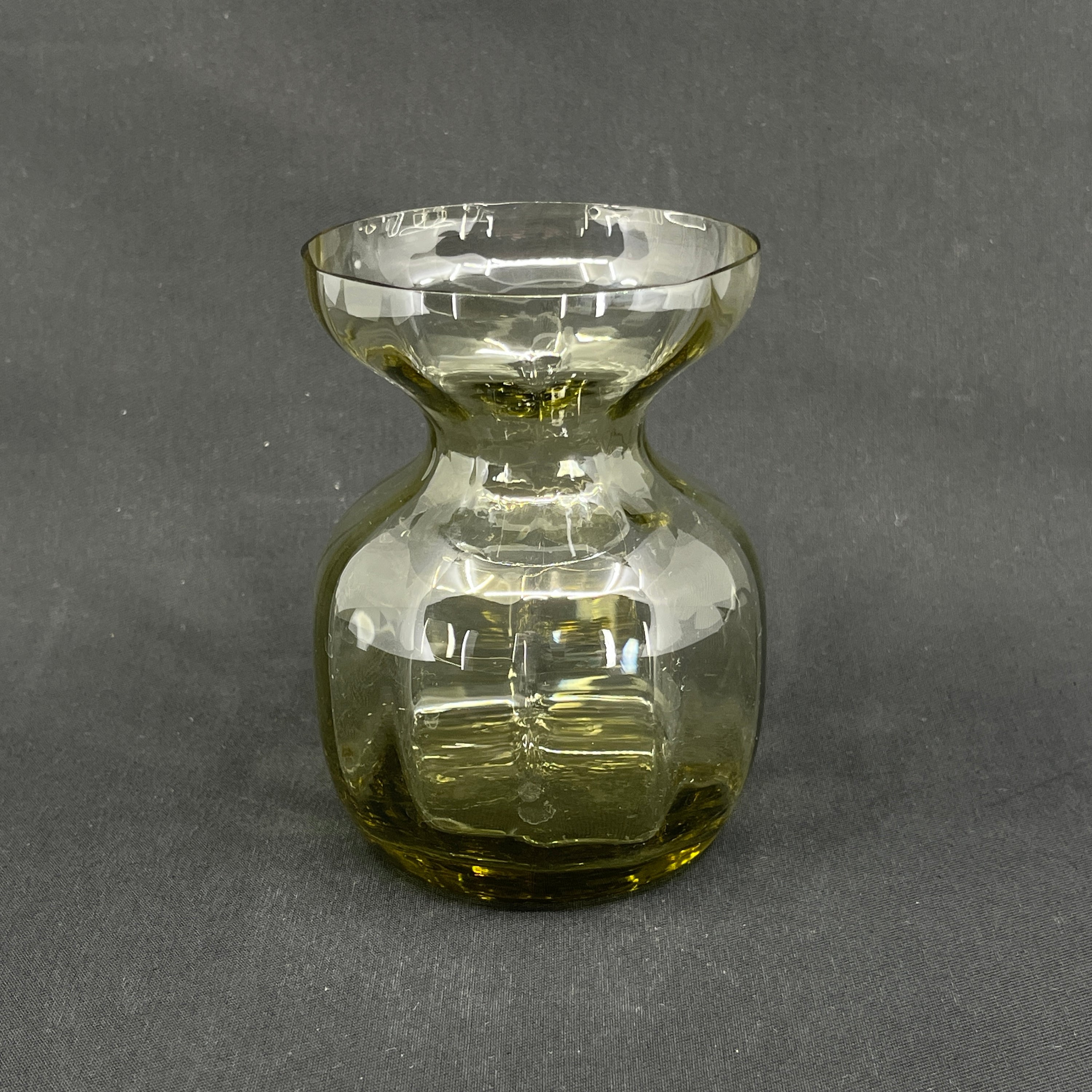 Mosgrønt hyacintglas fra Holmegaard Glasværk