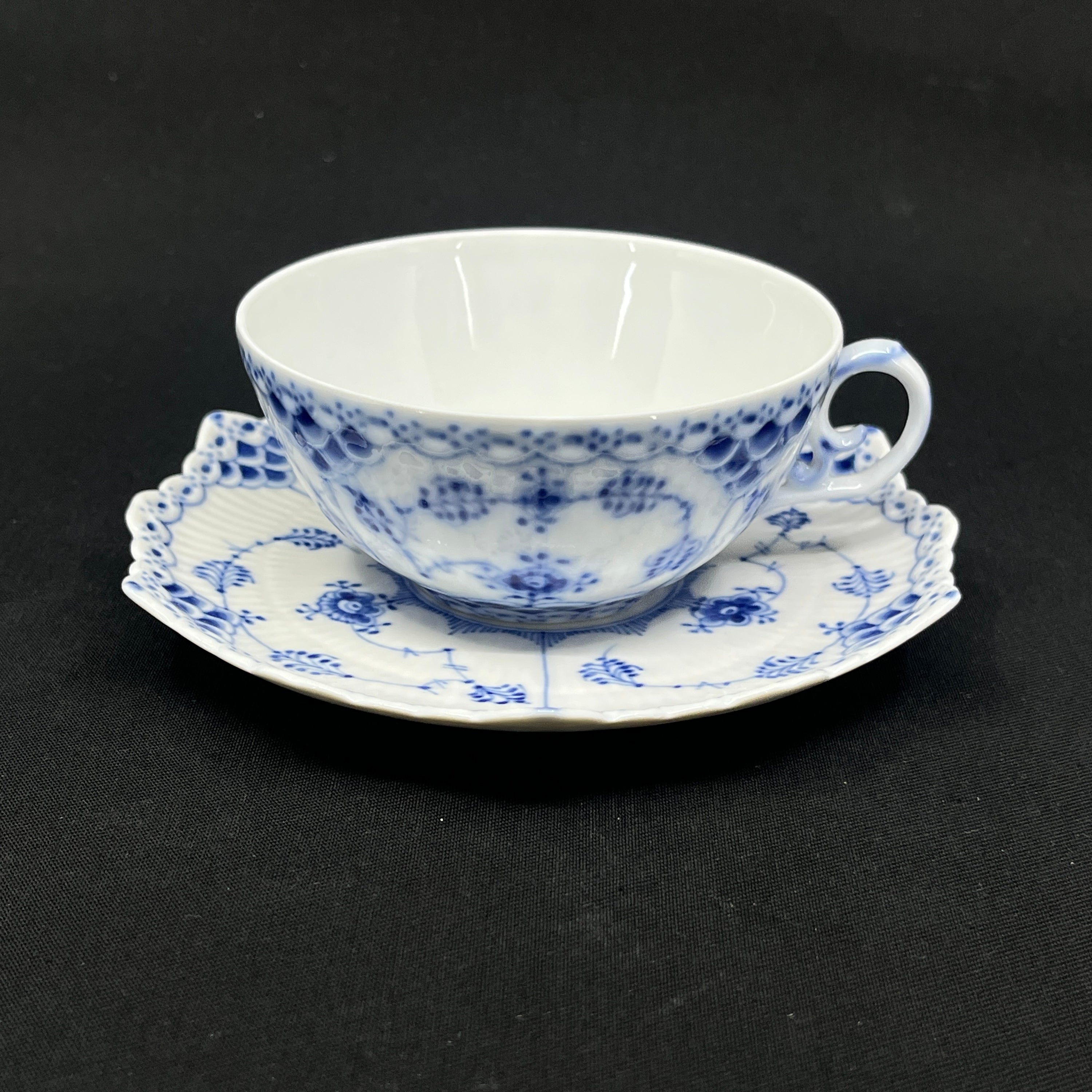 Musselmalet Helblonde tekop 1/1130