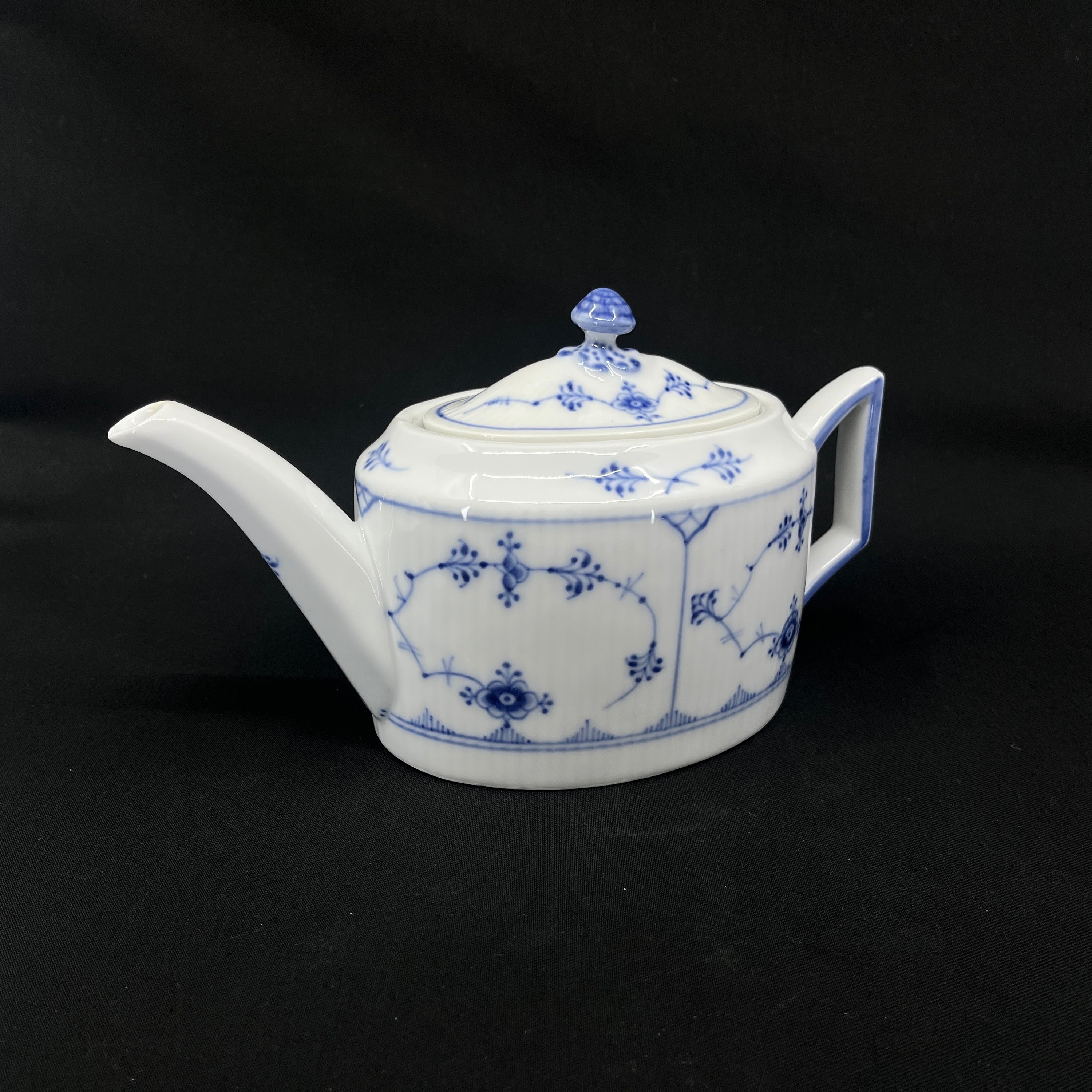 Oval Musselmalet Riflet tekande, 1/254