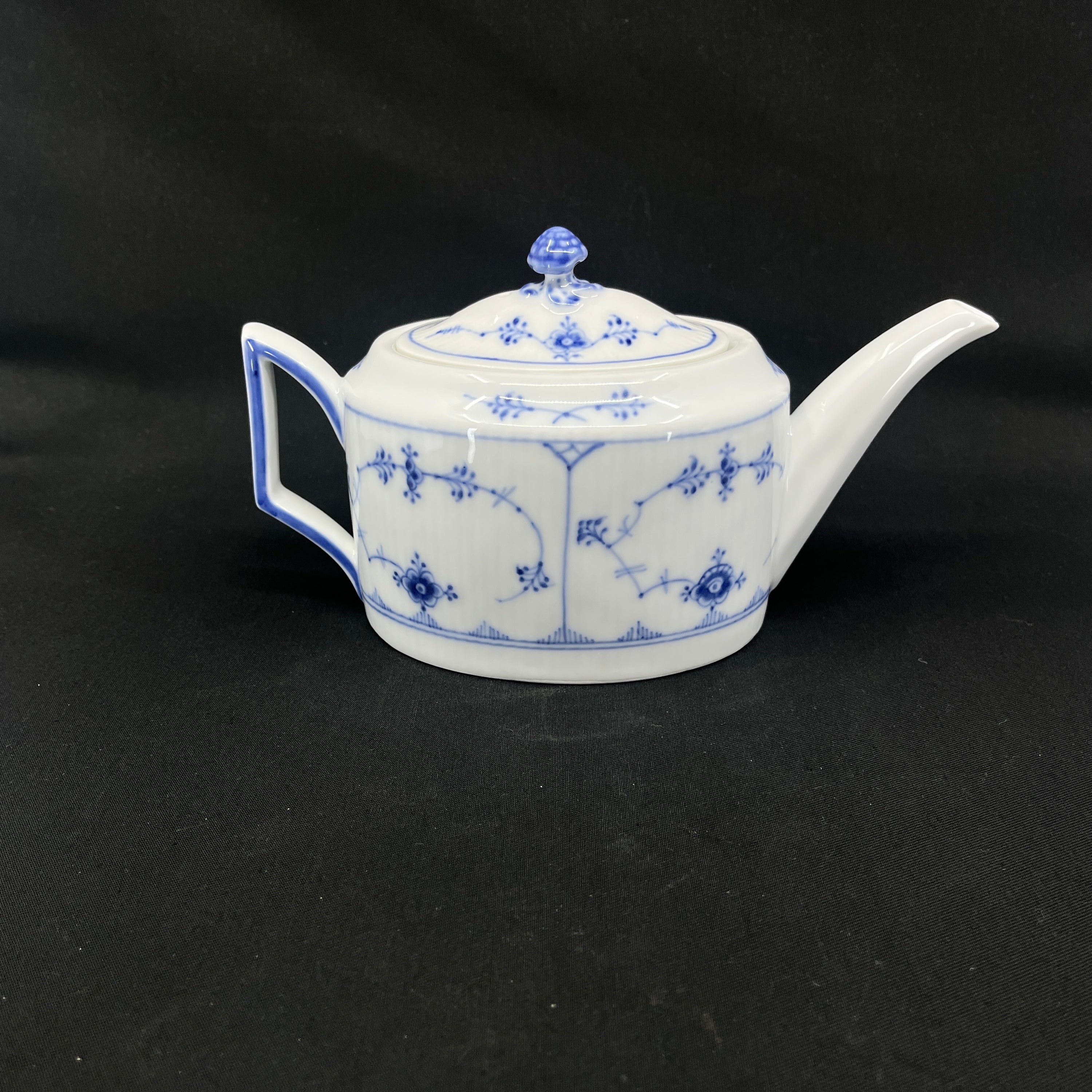 Oval Musselmalet Riflet tekande, 1/254